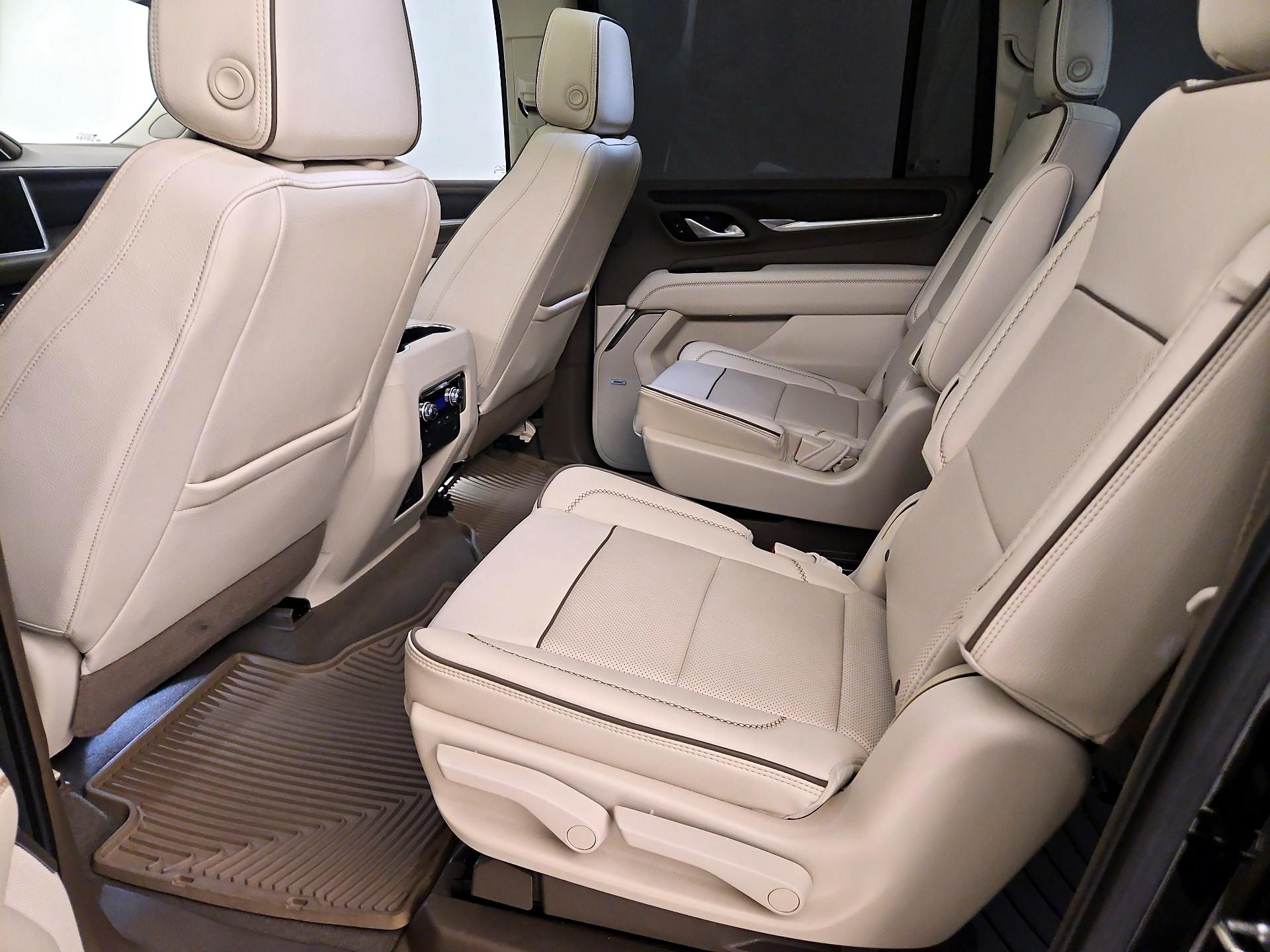 Thumbnail: 2022 GMC Yukon XL - 20