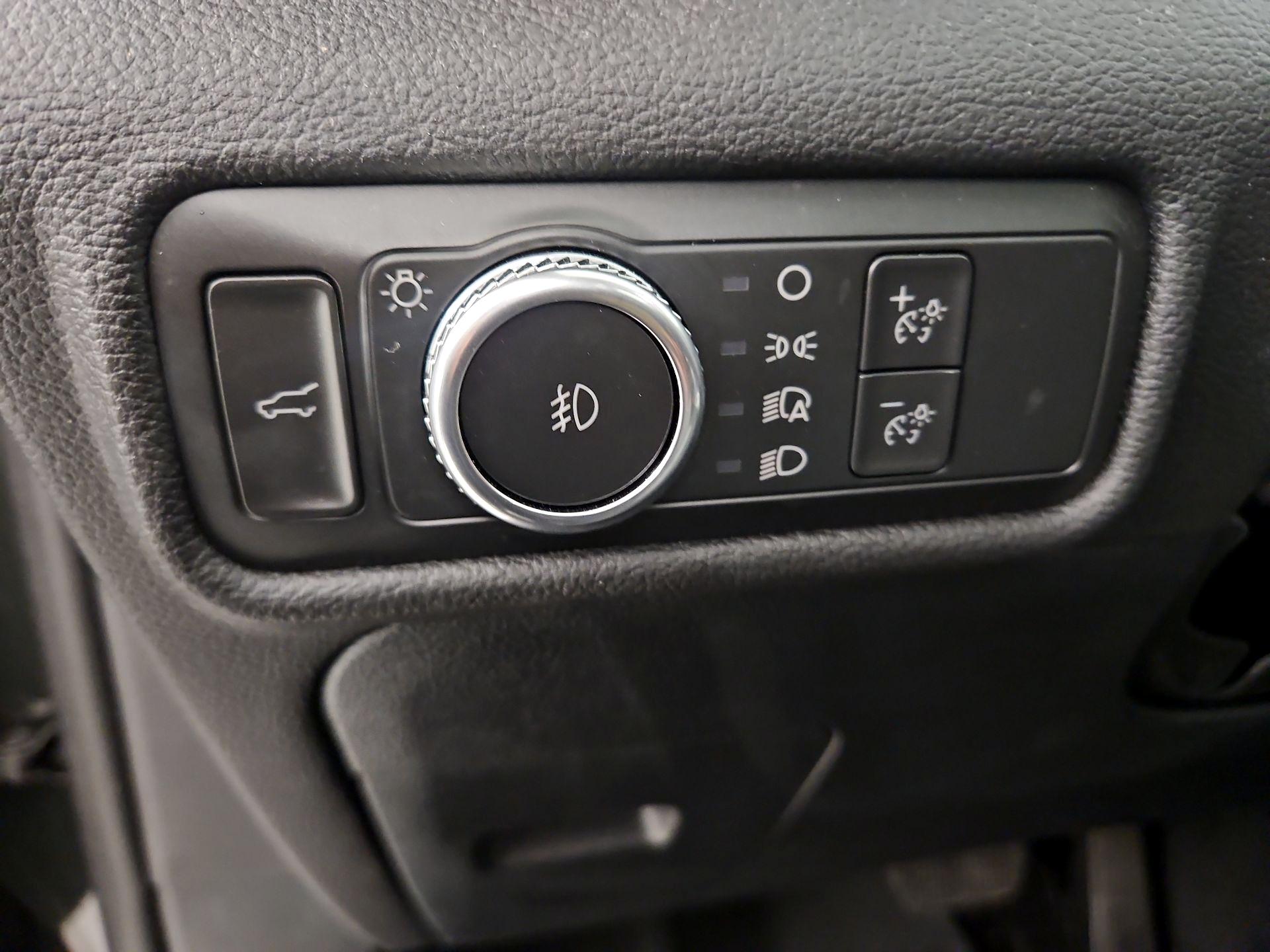 Thumbnail: 2022 Ford Explorer - 13