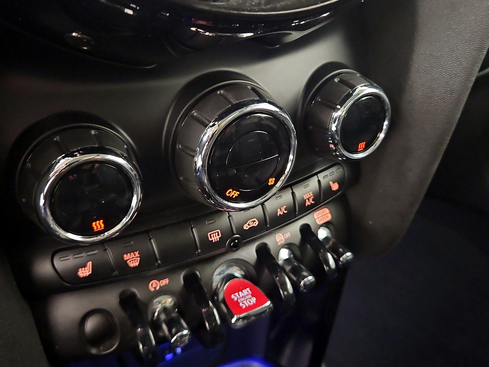 Thumbnail: 2020 MINI Cooper Hardtop - 16