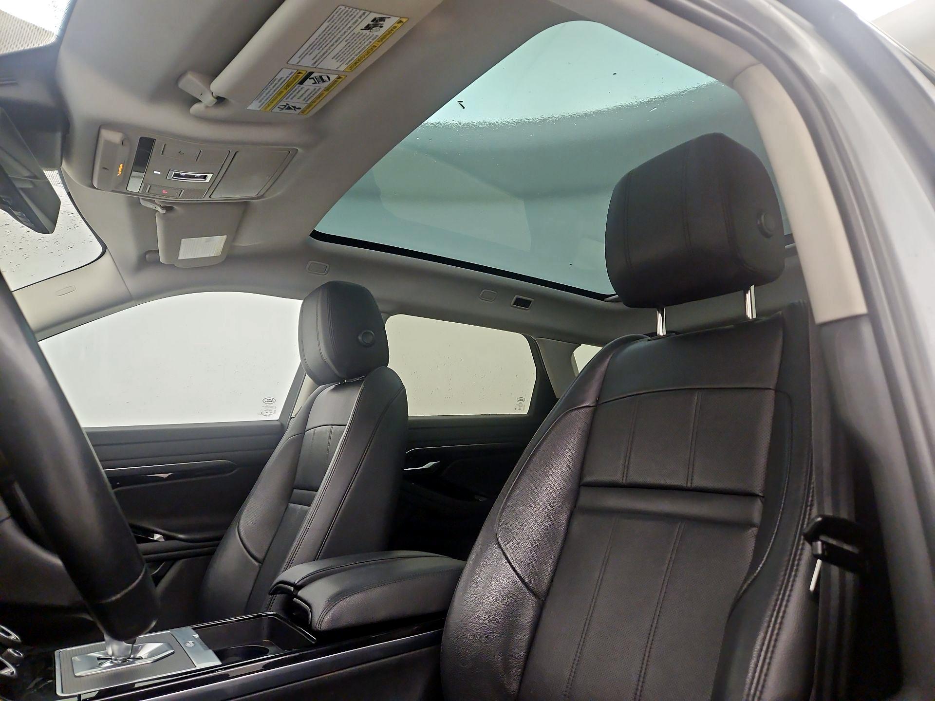 Thumbnail: 2020 Land Rover Range Rover Evoque - 20