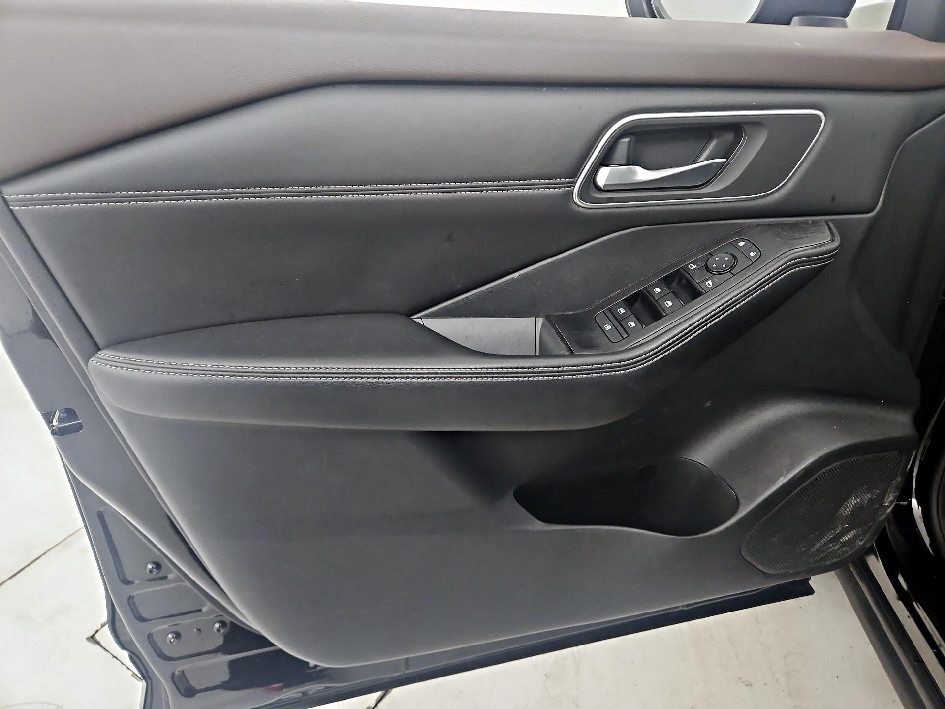 Thumbnail: 2021 Nissan Rogue - 12