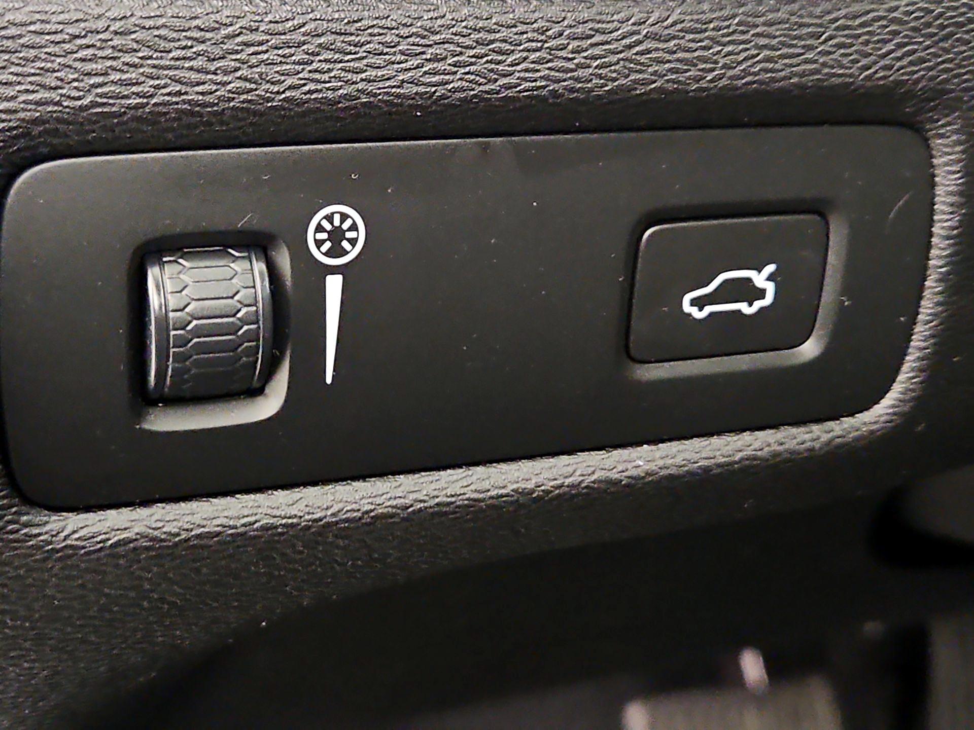 Thumbnail: 2020 Volvo XC60 - 13