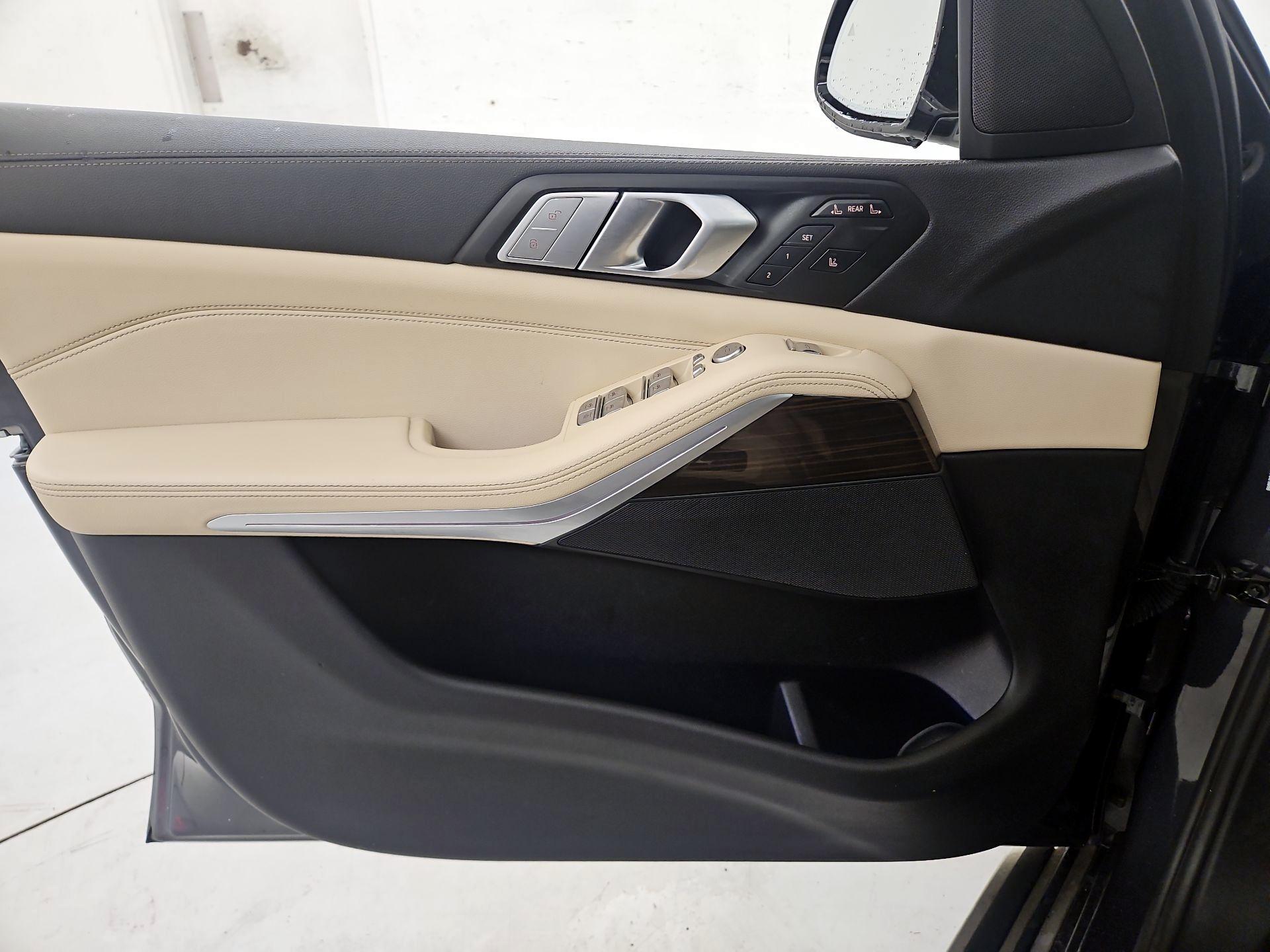 Thumbnail: 2021 BMW X7 - 12