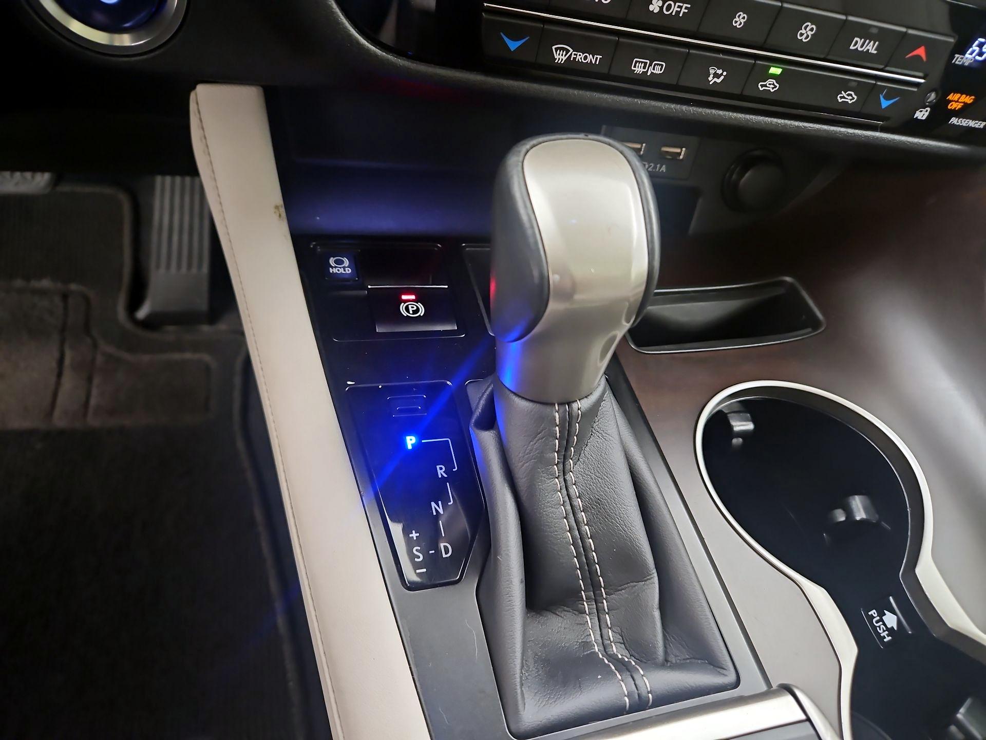 Thumbnail: 2021 Lexus RX - 17