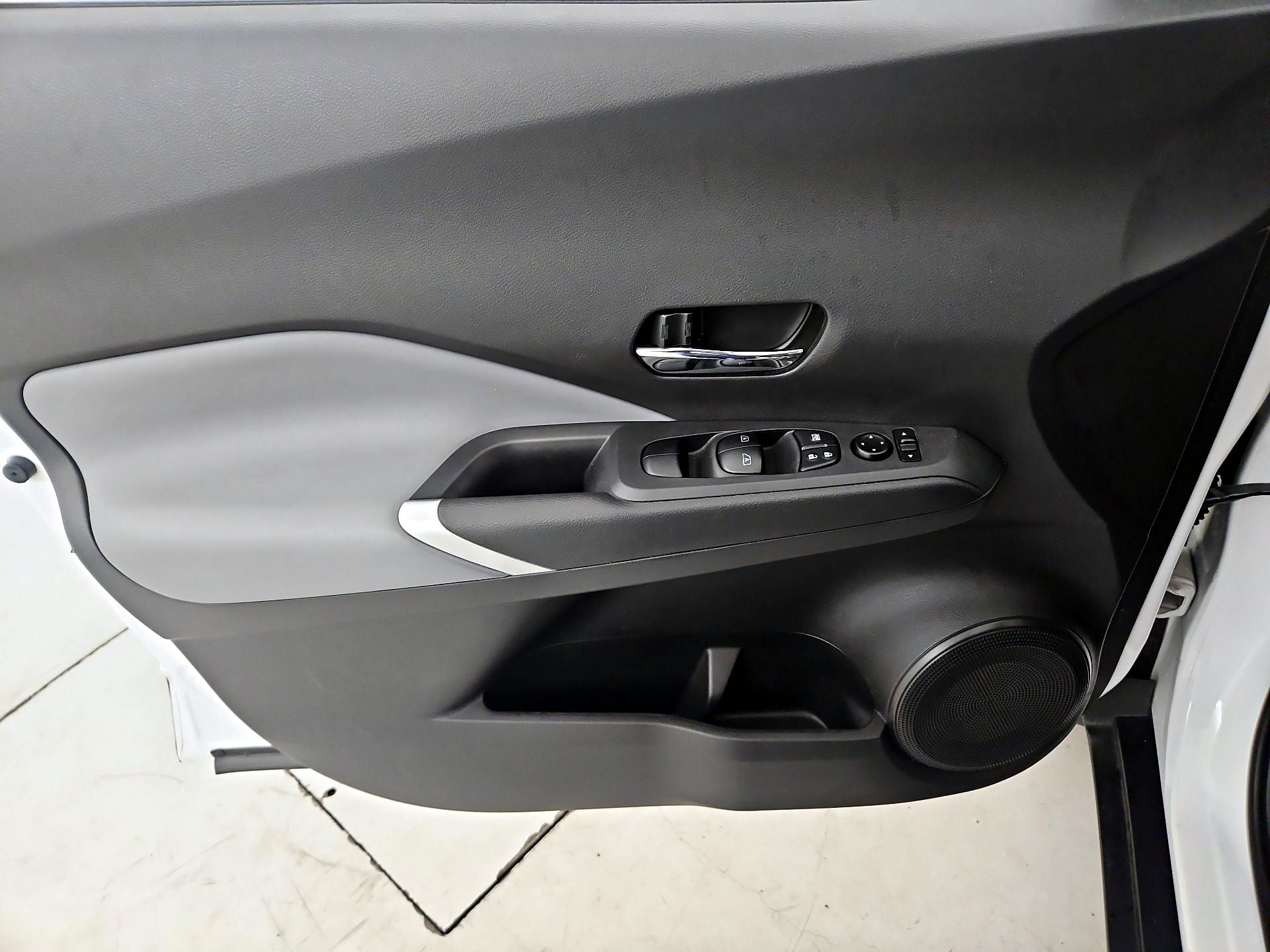 Thumbnail: 2021 Nissan Kicks - 12