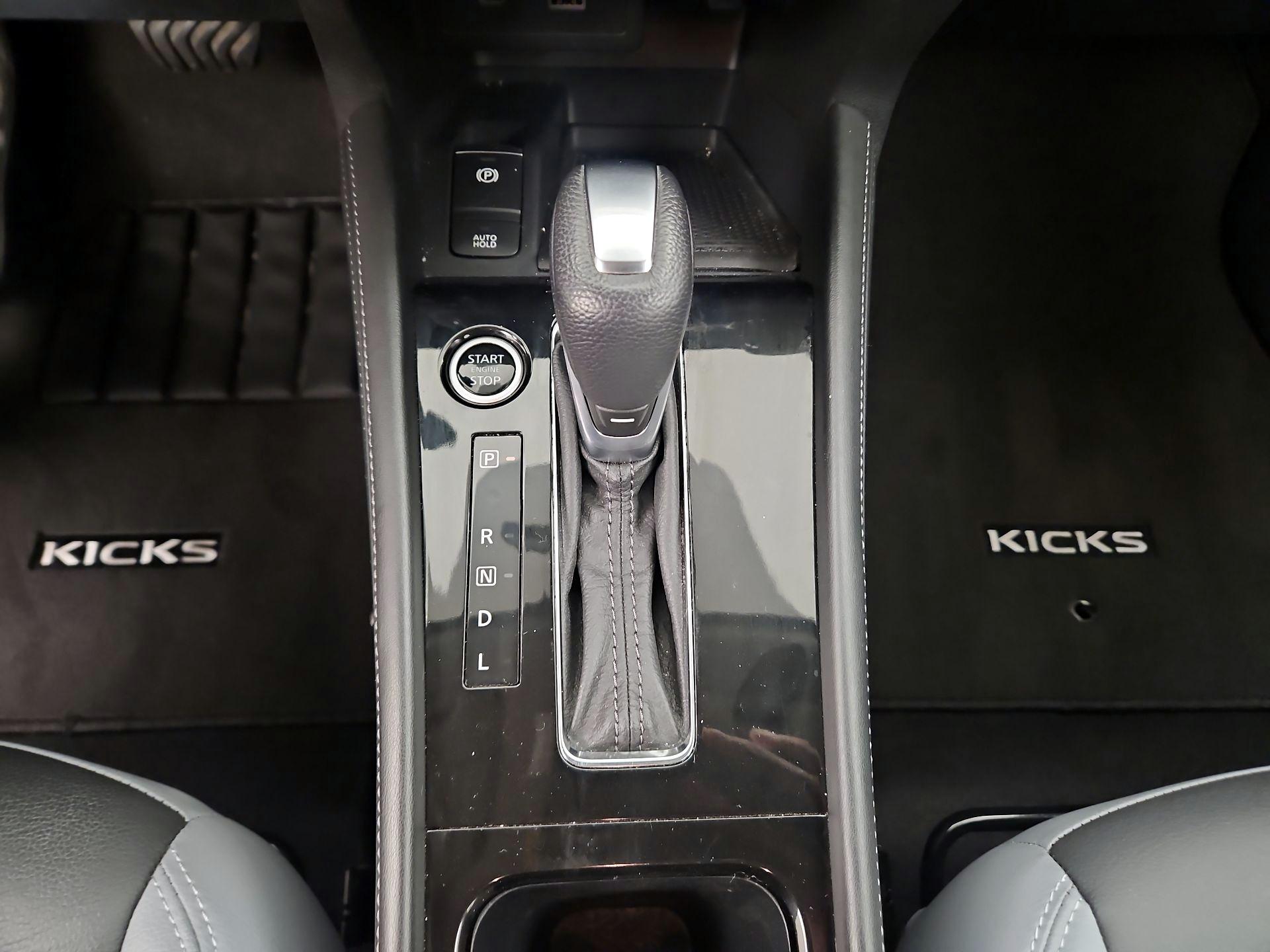 Thumbnail: 2021 Nissan Kicks - 17