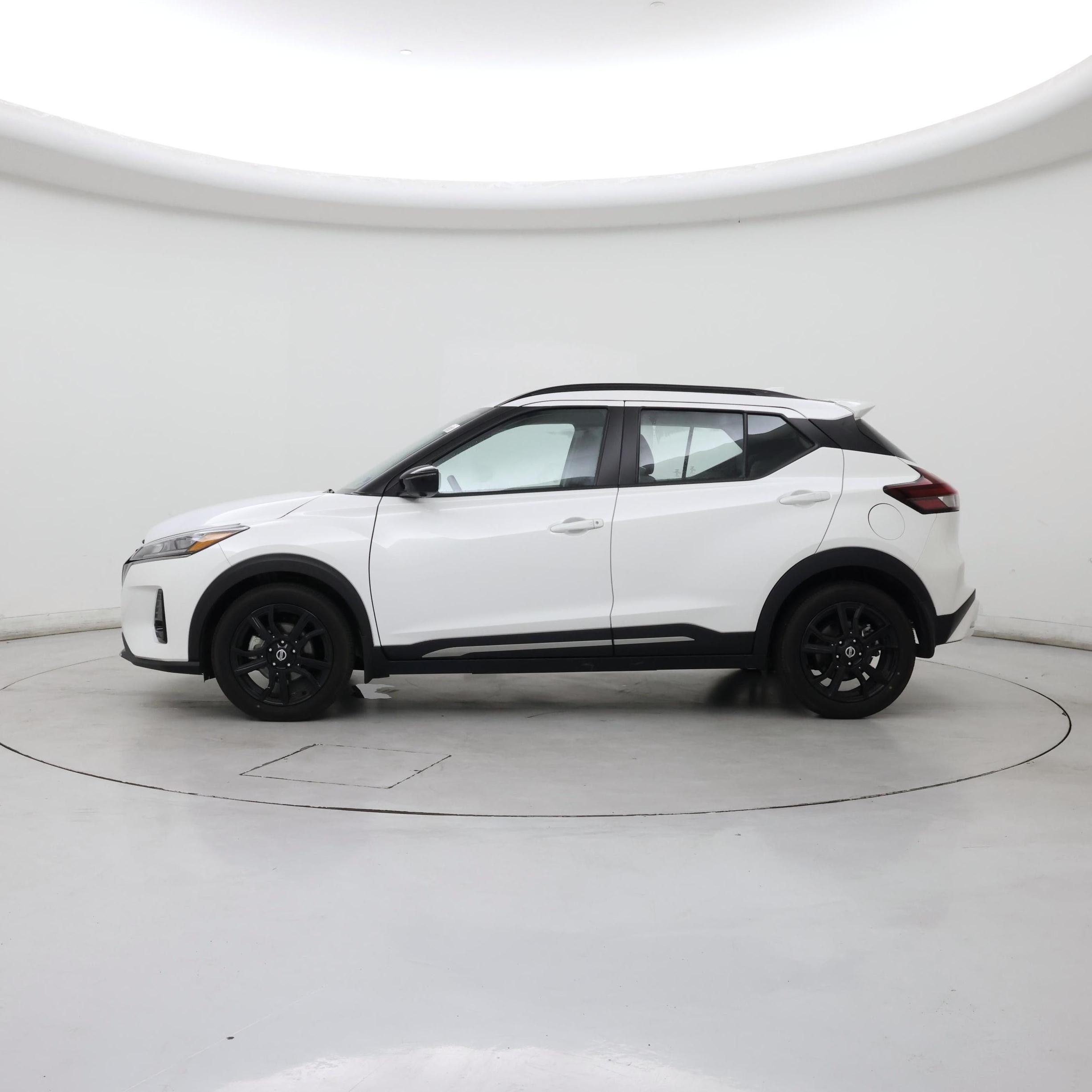 Thumbnail: 2021 Nissan Kicks - 3