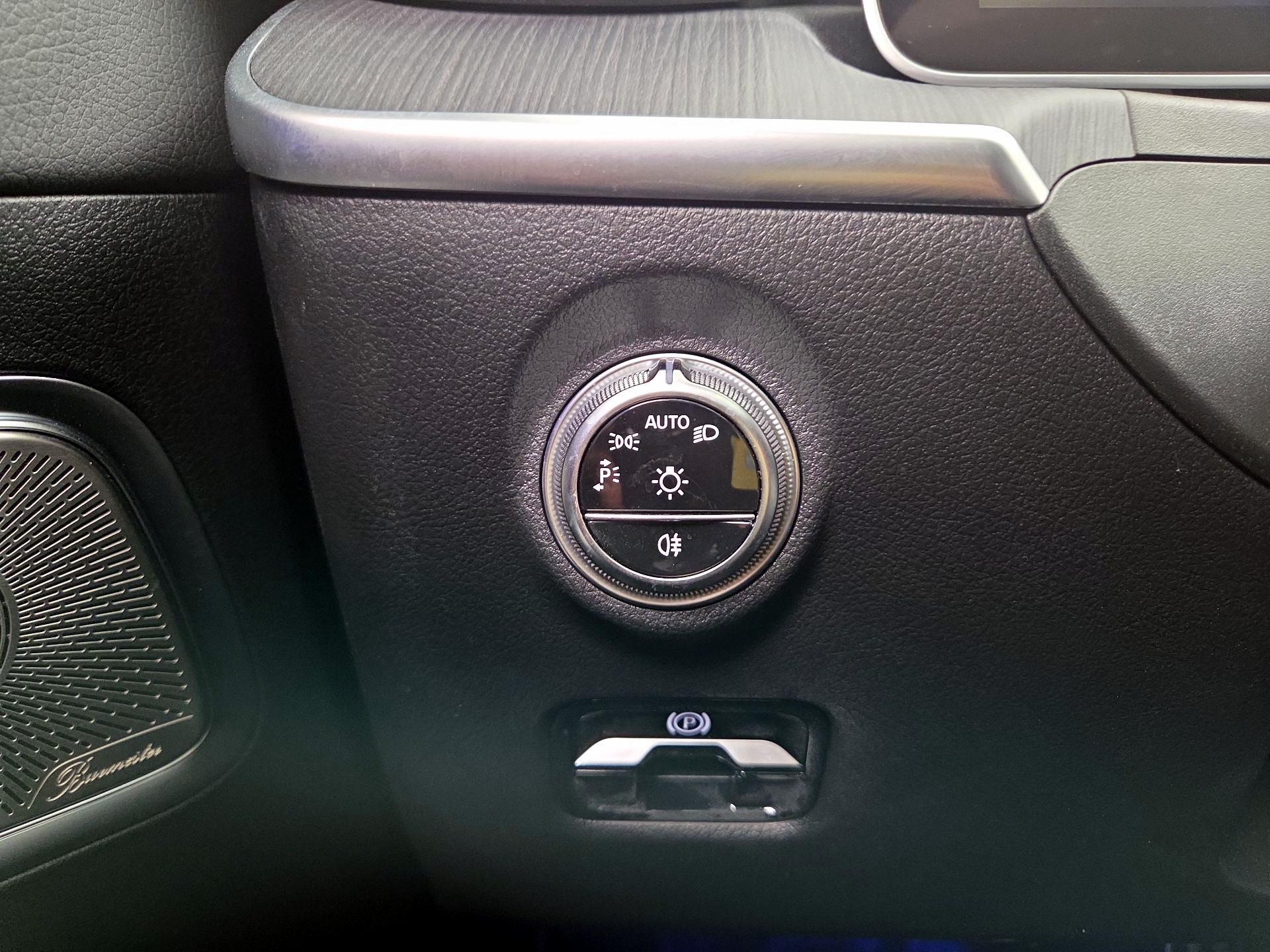 Thumbnail: 2024 Mercedes-Benz C-Class - 13