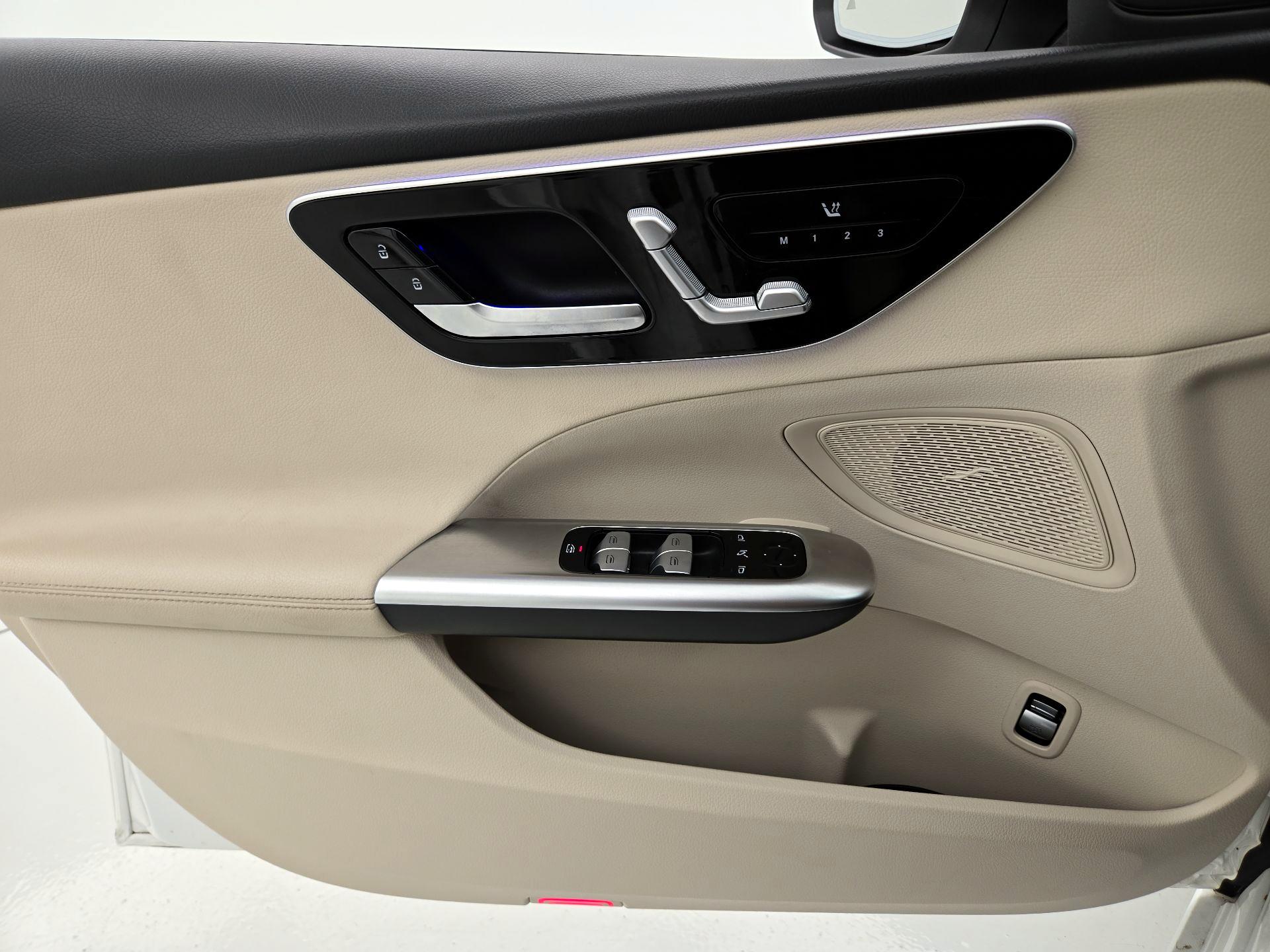 Thumbnail: 2023 Mercedes-Benz C-Class - 12