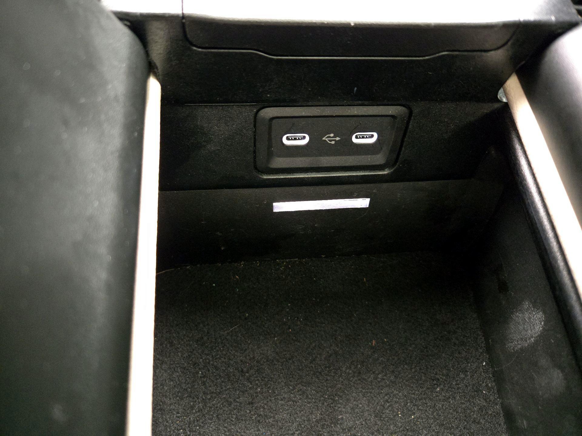 Thumbnail: 2023 Mercedes-Benz C-Class - 18