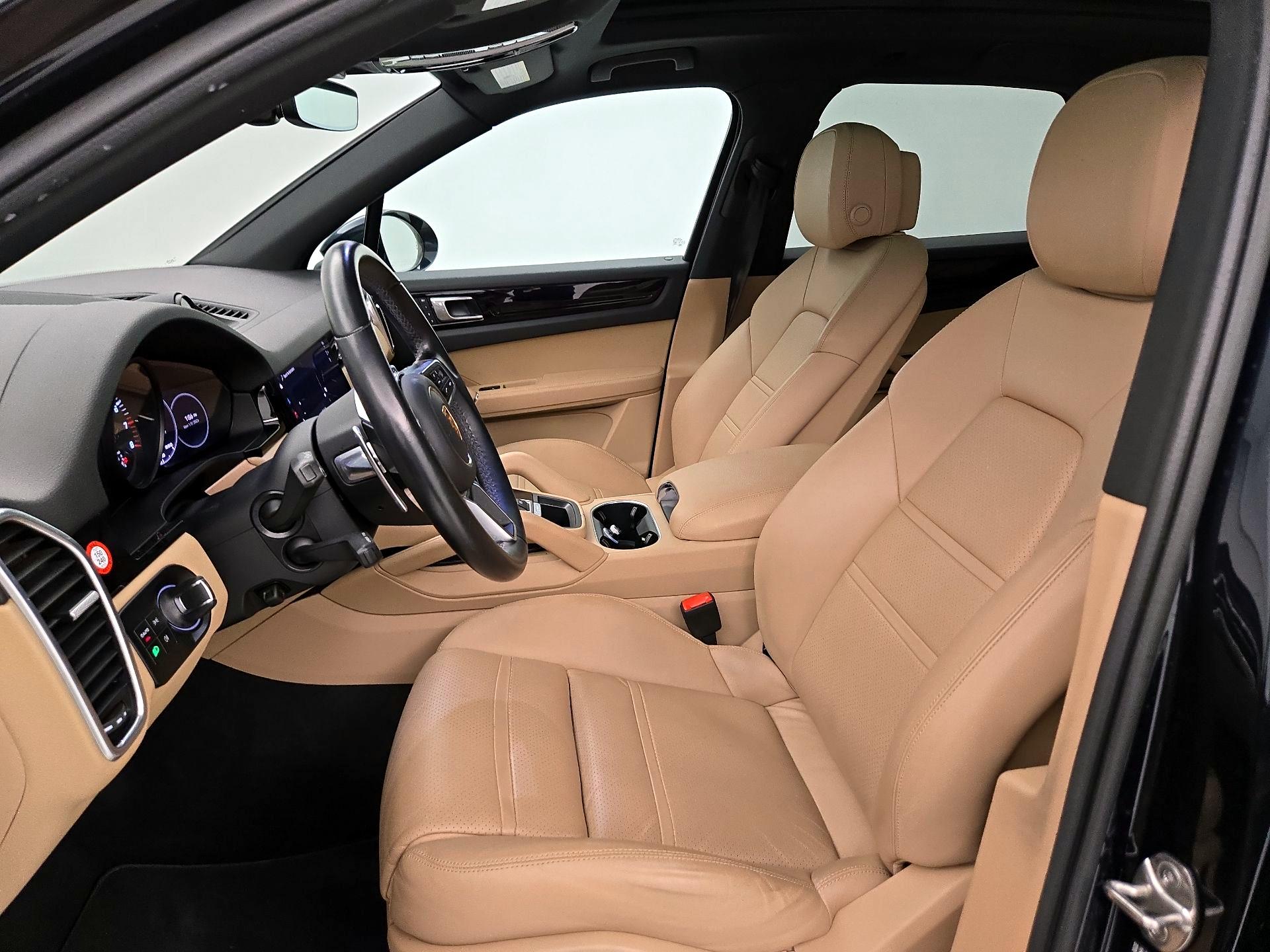 Thumbnail: 2022 Porsche Cayenne - 11