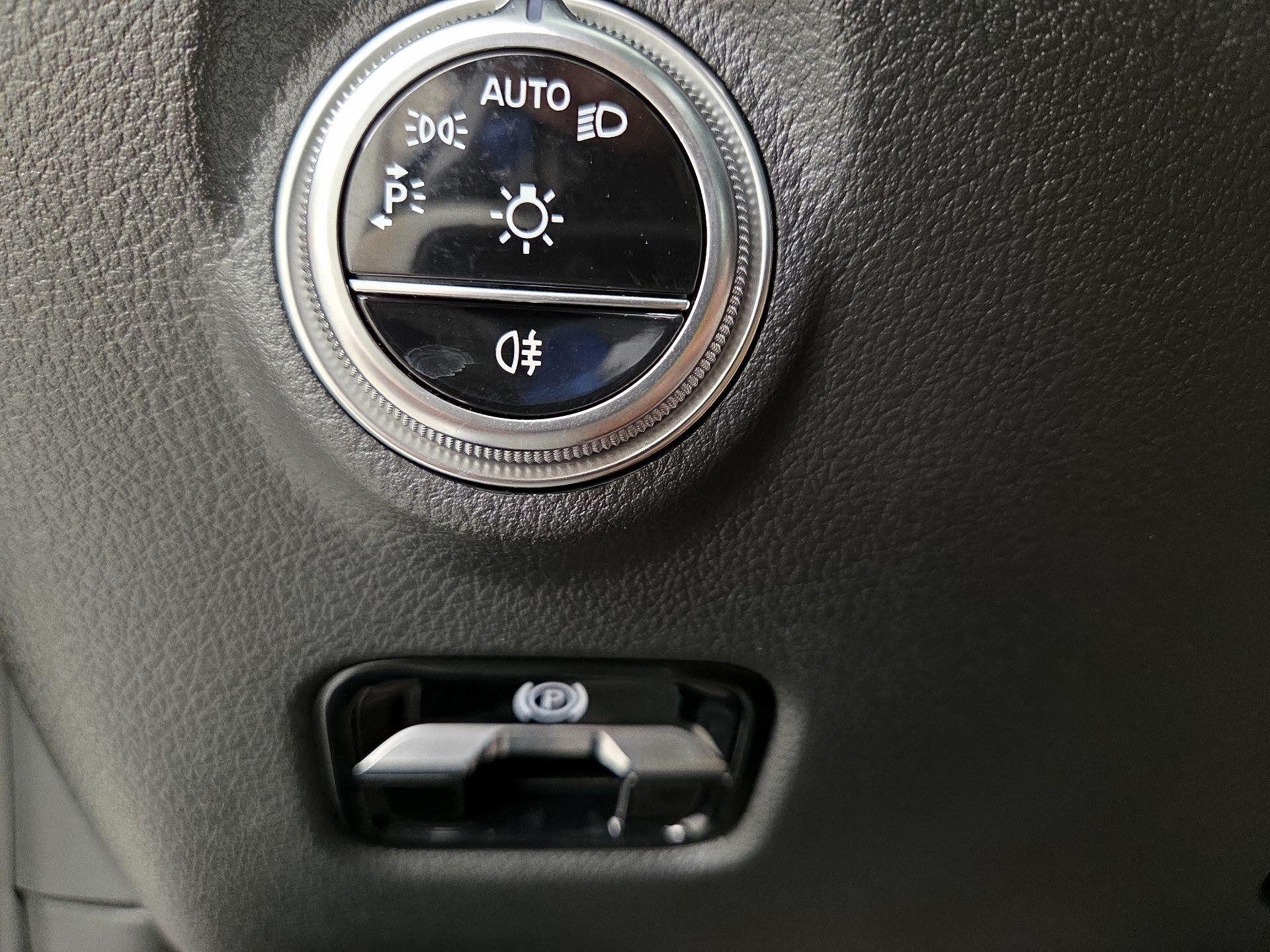 Thumbnail: 2024 Mercedes-Benz C-Class - 13