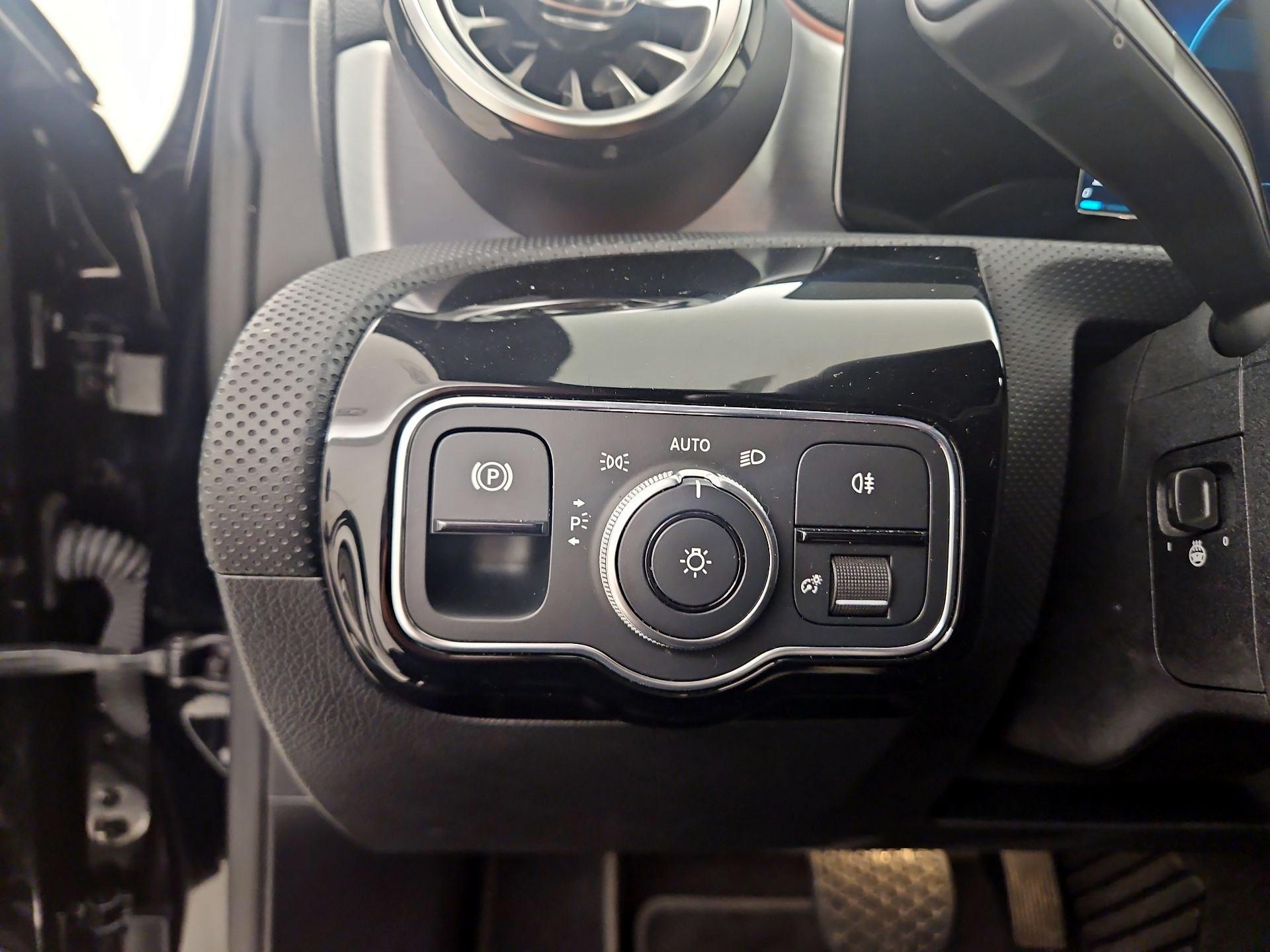 Thumbnail: 2021 Mercedes-Benz A-Class - 13