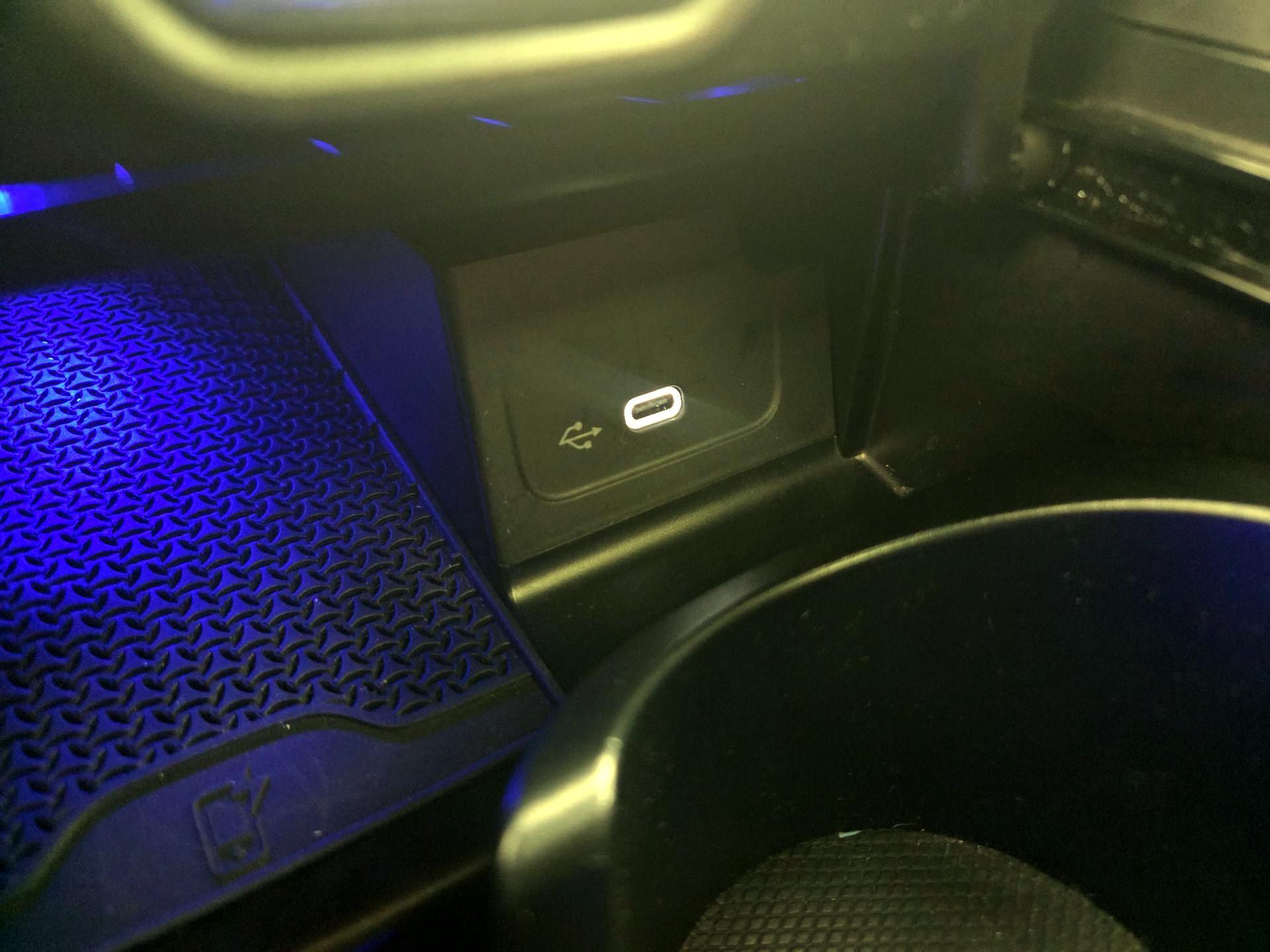 Thumbnail: 2023 Mercedes-Benz C-Class - 18