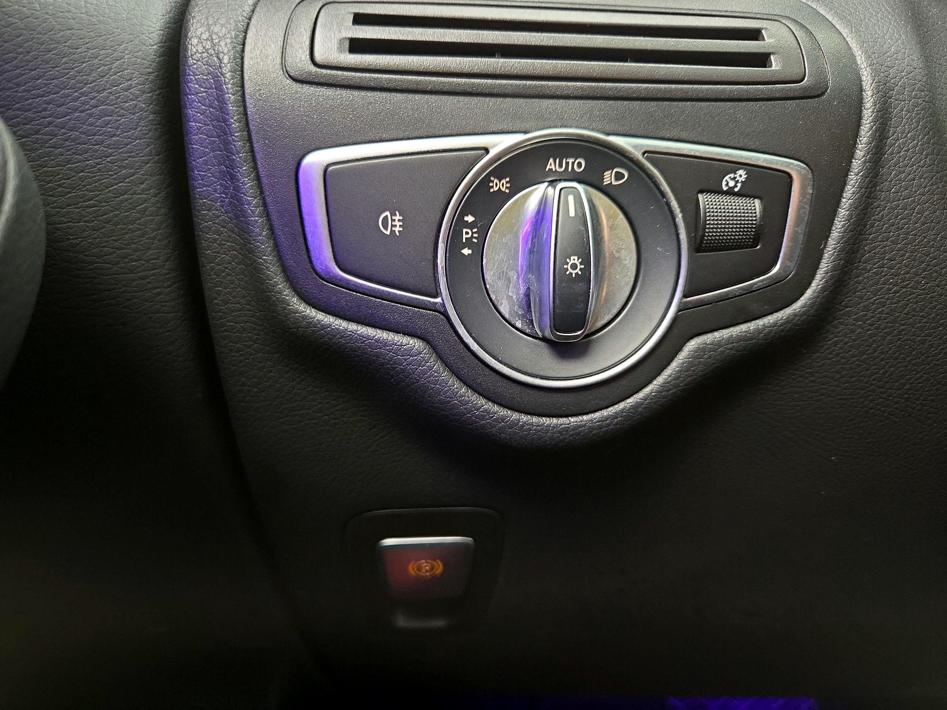 Thumbnail: 2022 Mercedes-Benz GLC - 13