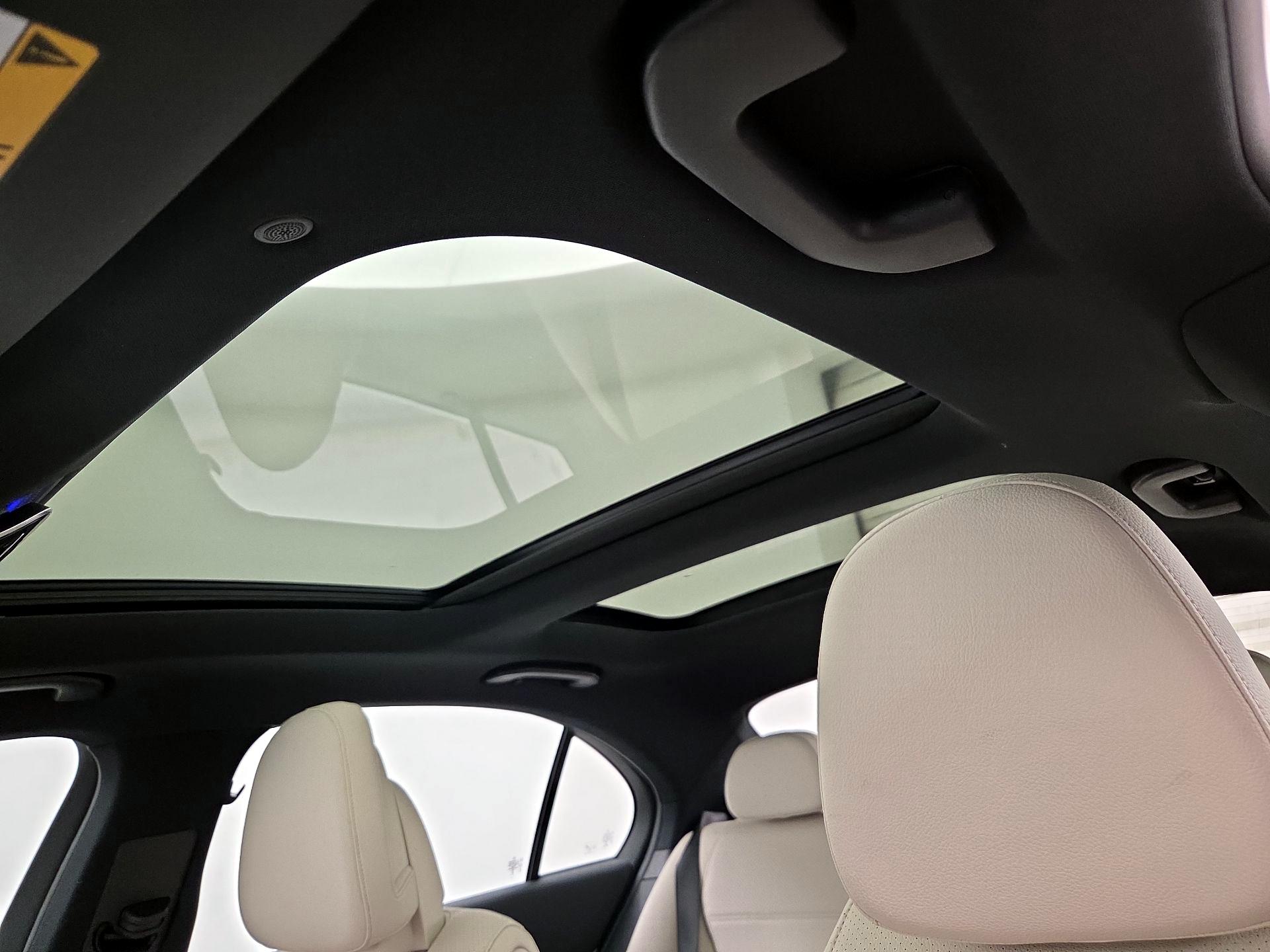 Thumbnail: 2023 Mercedes-Benz C-Class - 20