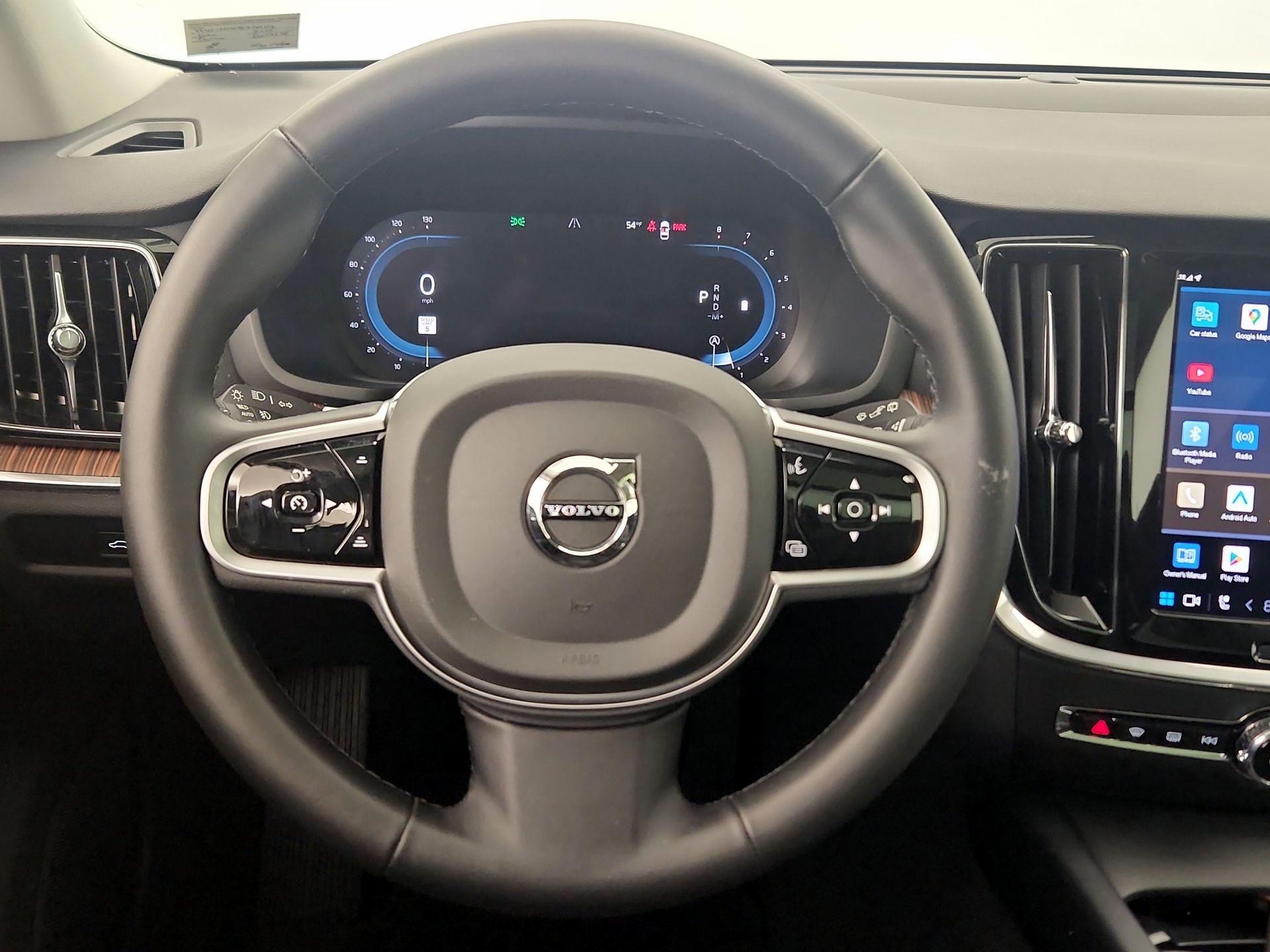 Thumbnail: 2025 Volvo S60 - 10