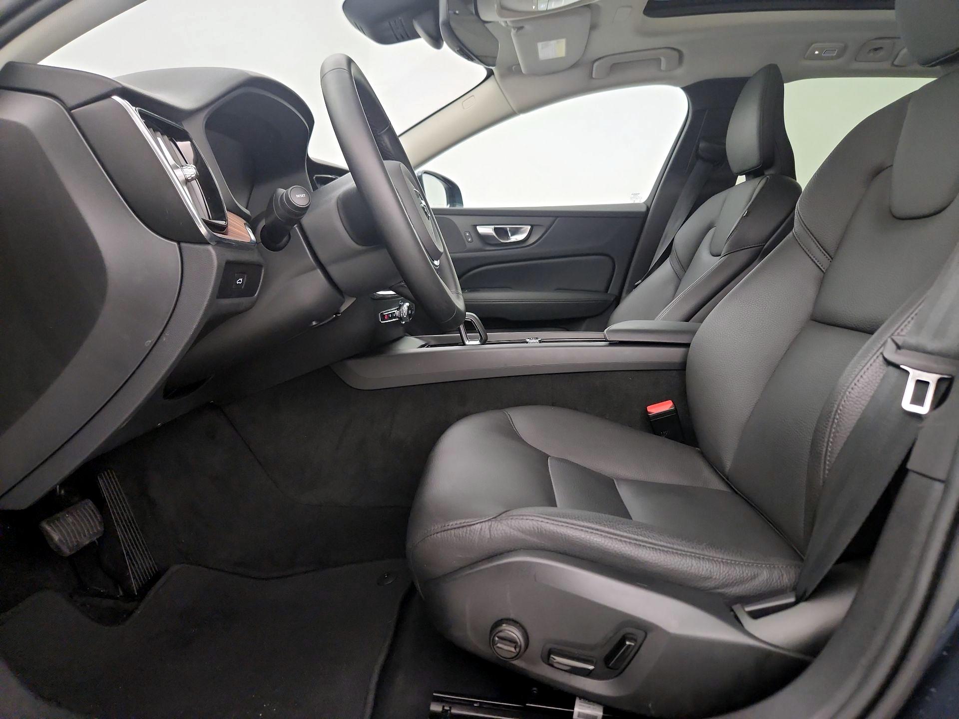 Thumbnail: 2025 Volvo S60 - 11