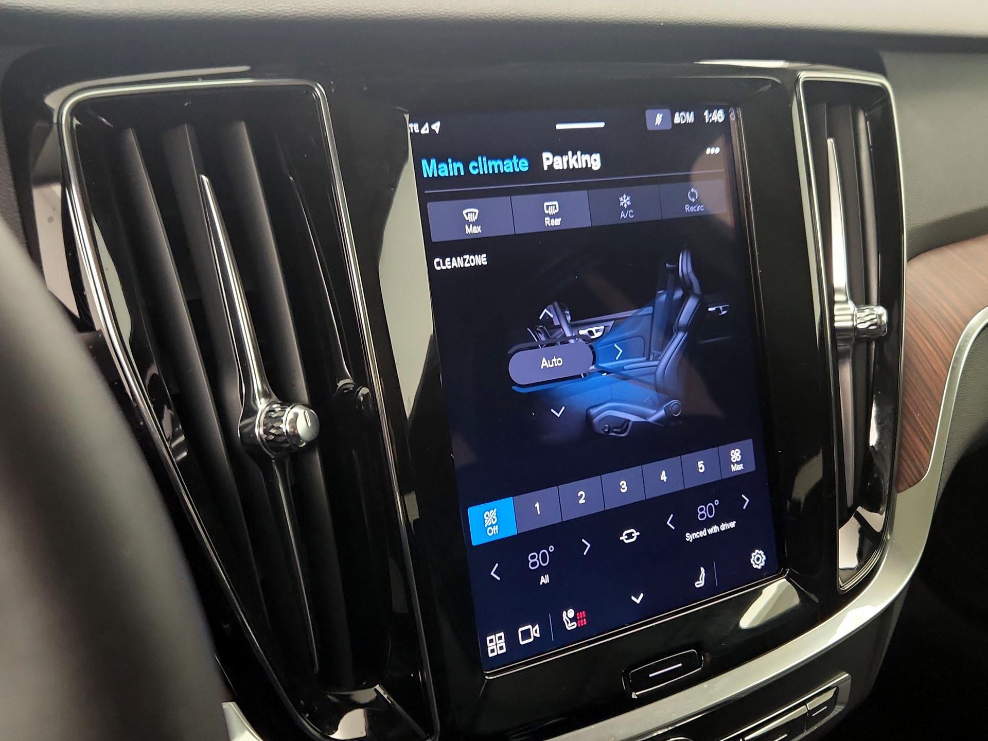 Thumbnail: 2025 Volvo S60 - 17