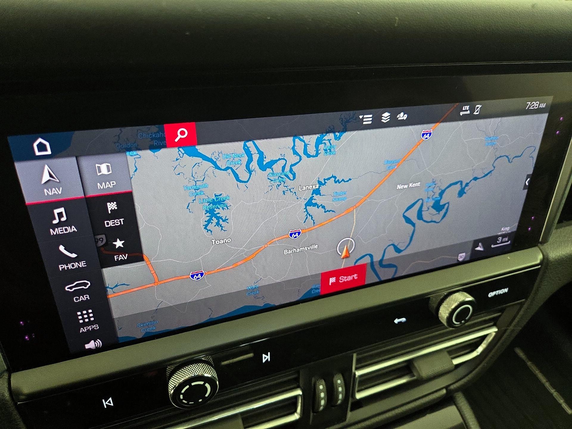 Thumbnail: 2023 Porsche Macan - 14