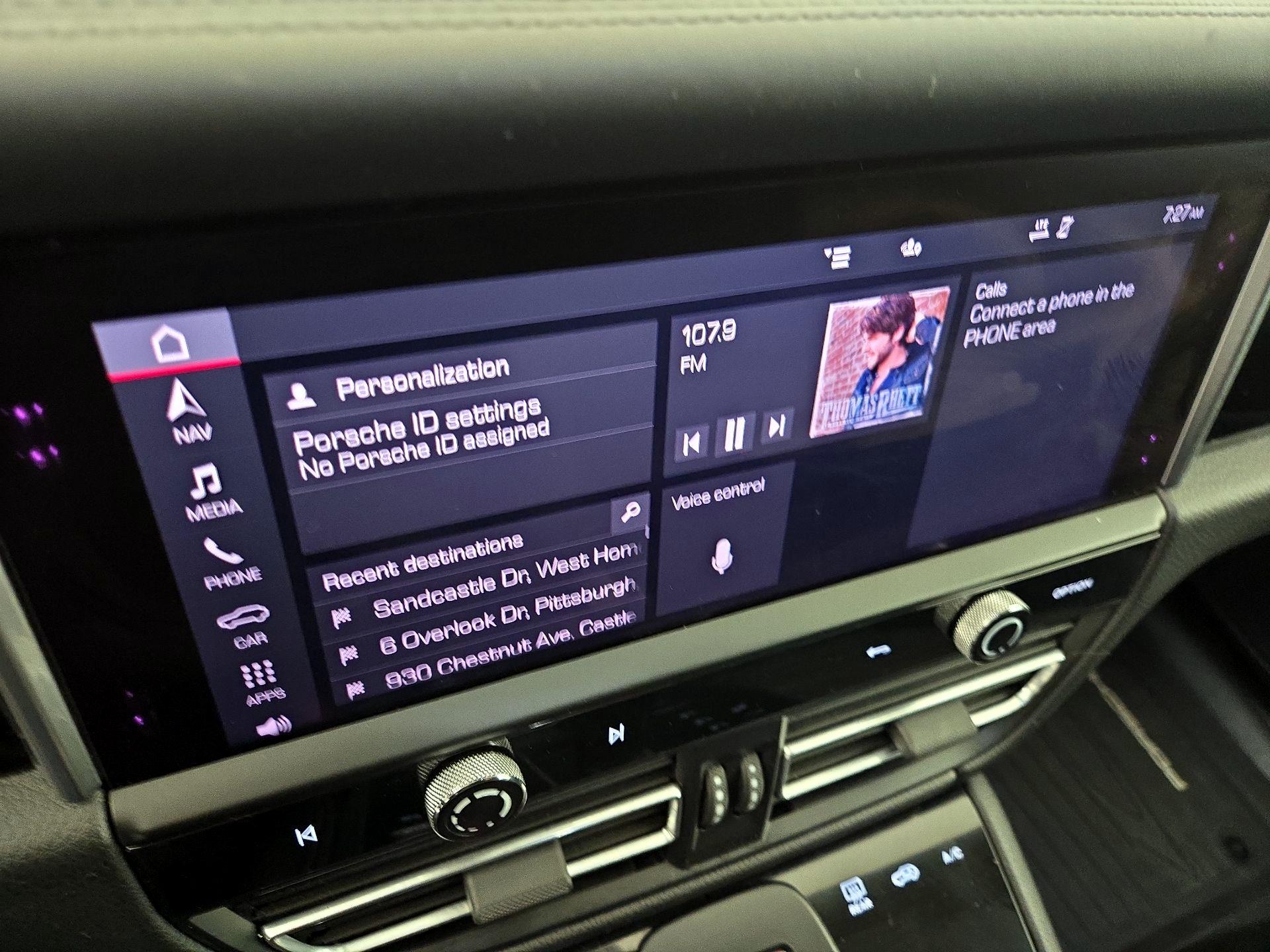 Thumbnail: 2023 Porsche Macan - 16