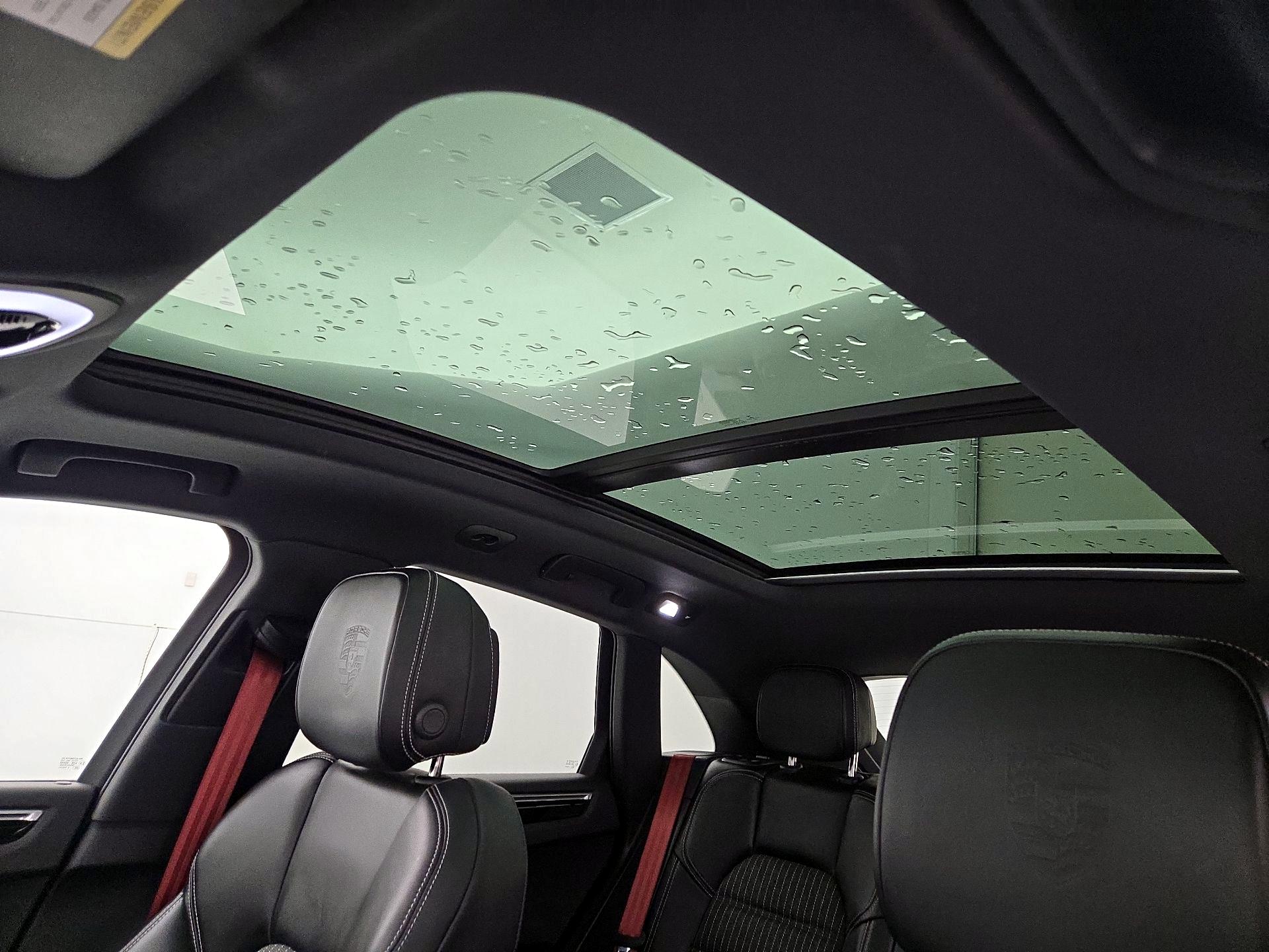 Thumbnail: 2023 Porsche Macan - 20