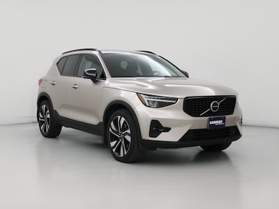 2023 Volvo XC40 B5 Plus Dark Theme