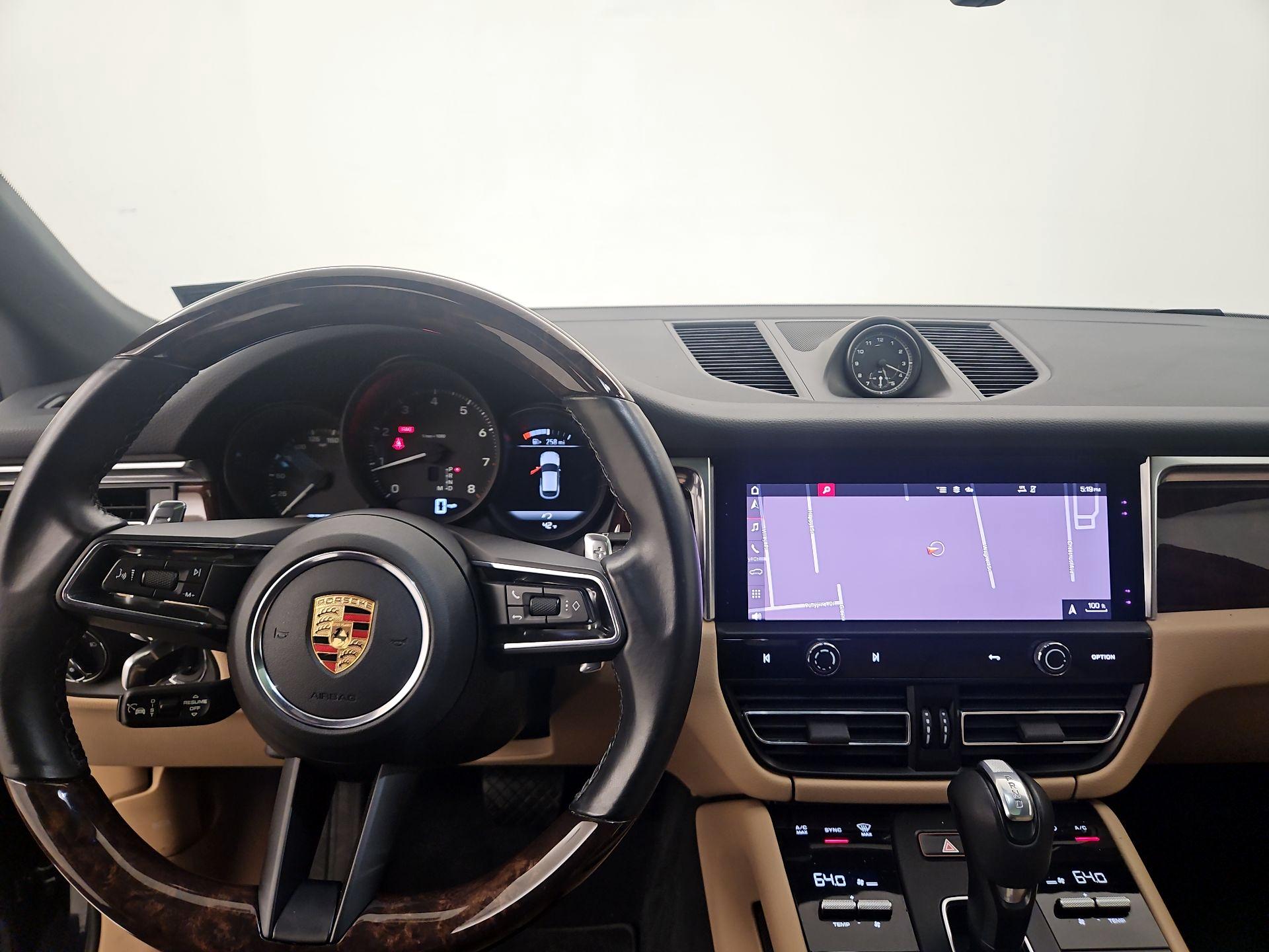 Thumbnail: 2022 Porsche Macan - 9