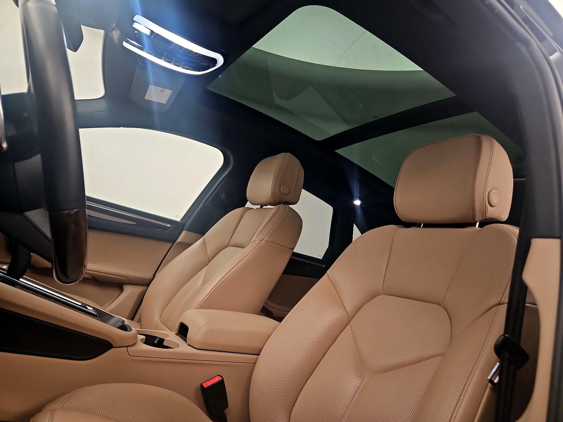 Thumbnail: 2022 Porsche Macan - 20