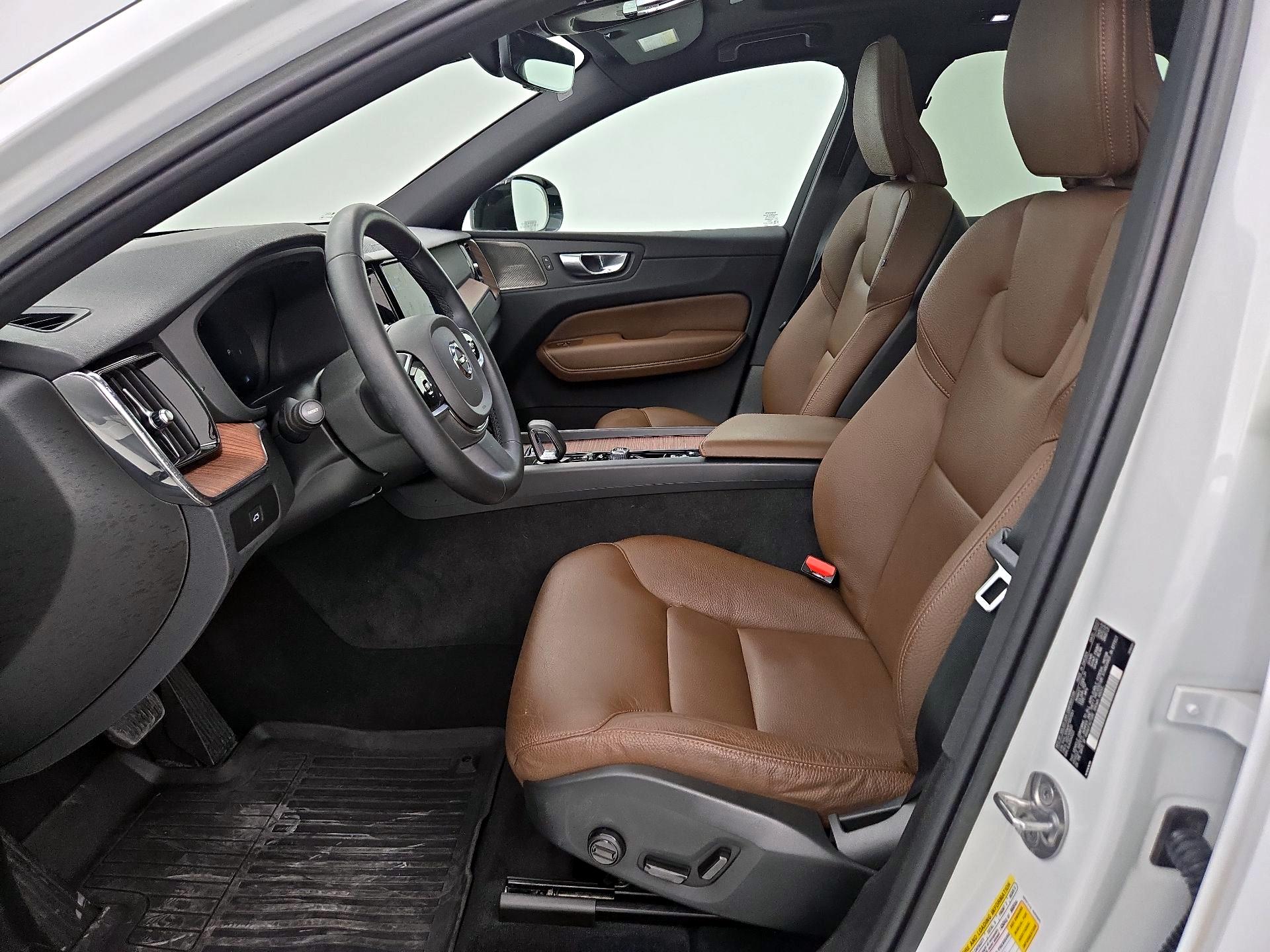 Thumbnail: 2023 Volvo XC60 - 11