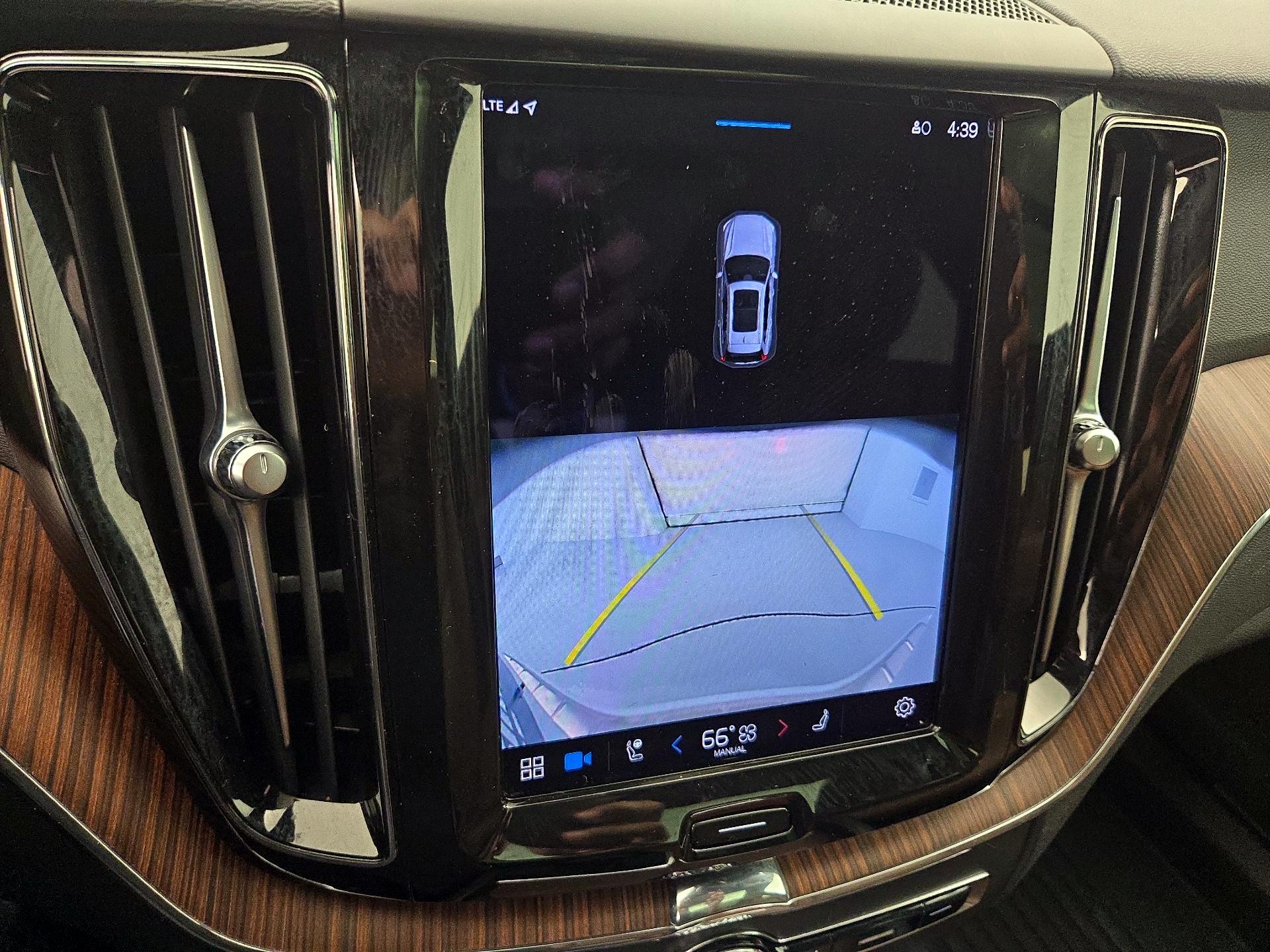 Thumbnail: 2023 Volvo XC60 - 15