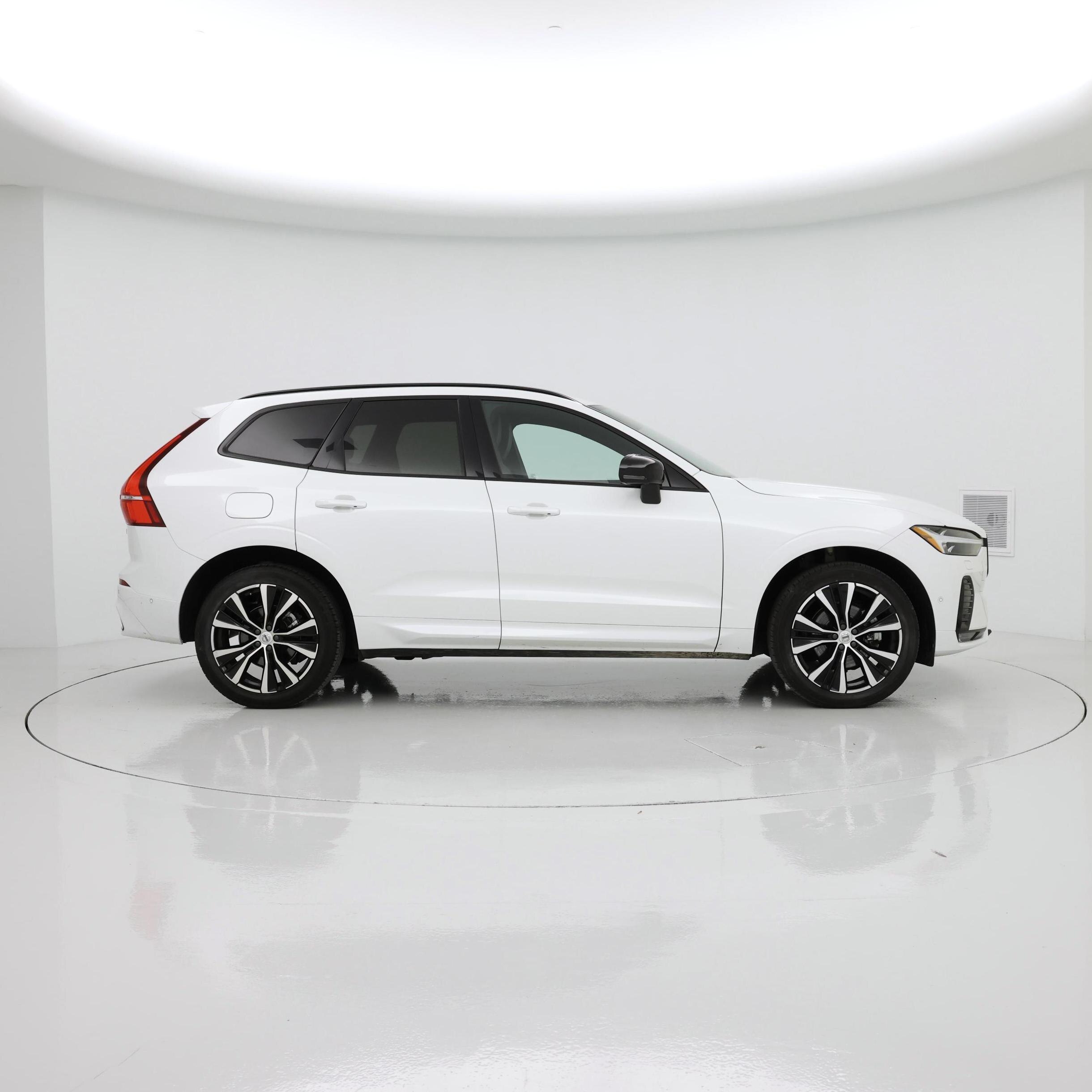 Thumbnail: 2023 Volvo XC60 - 7
