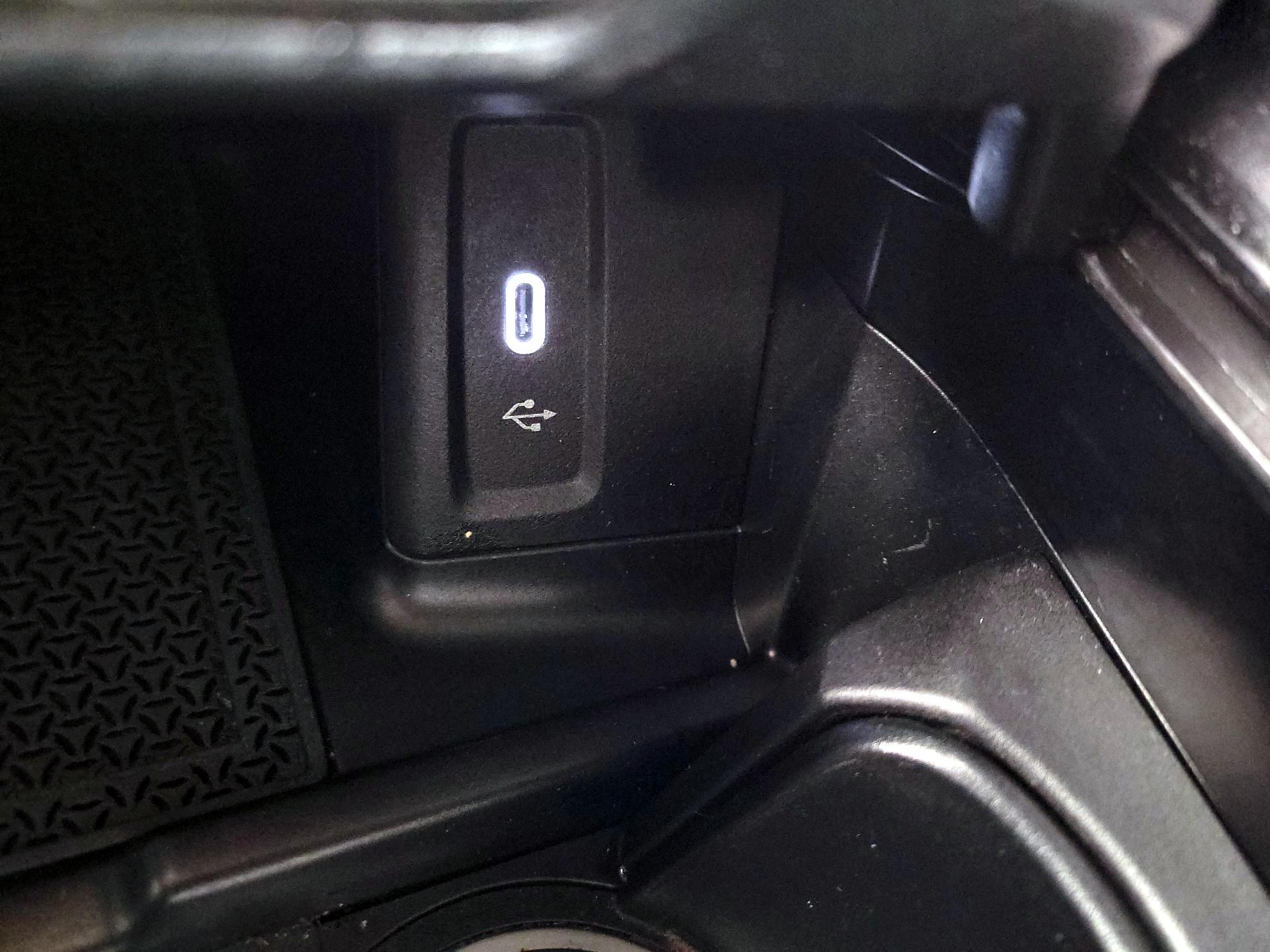 Thumbnail: 2023 Mercedes-Benz GLC - 19