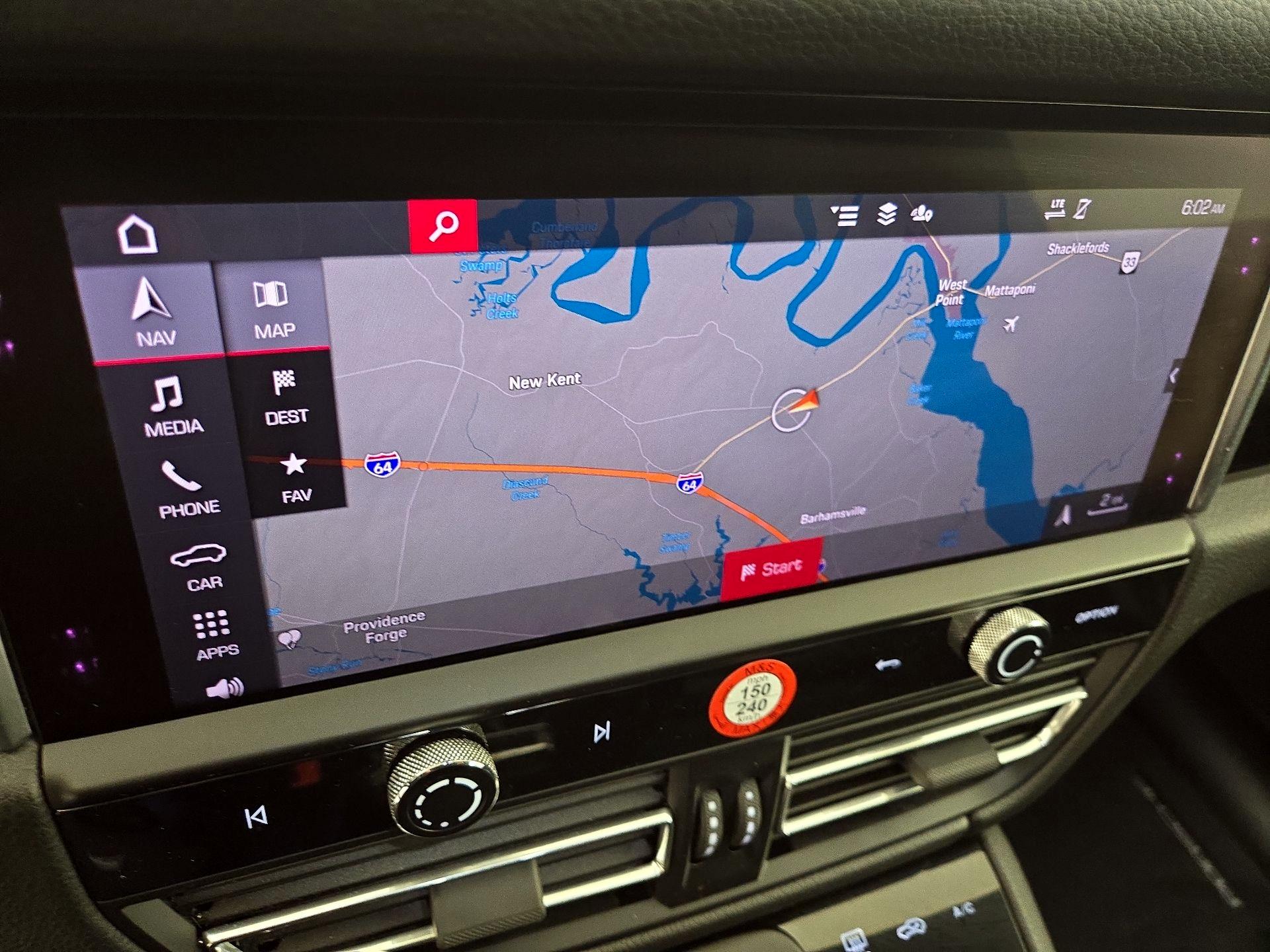 Thumbnail: 2022 Porsche Macan - 14