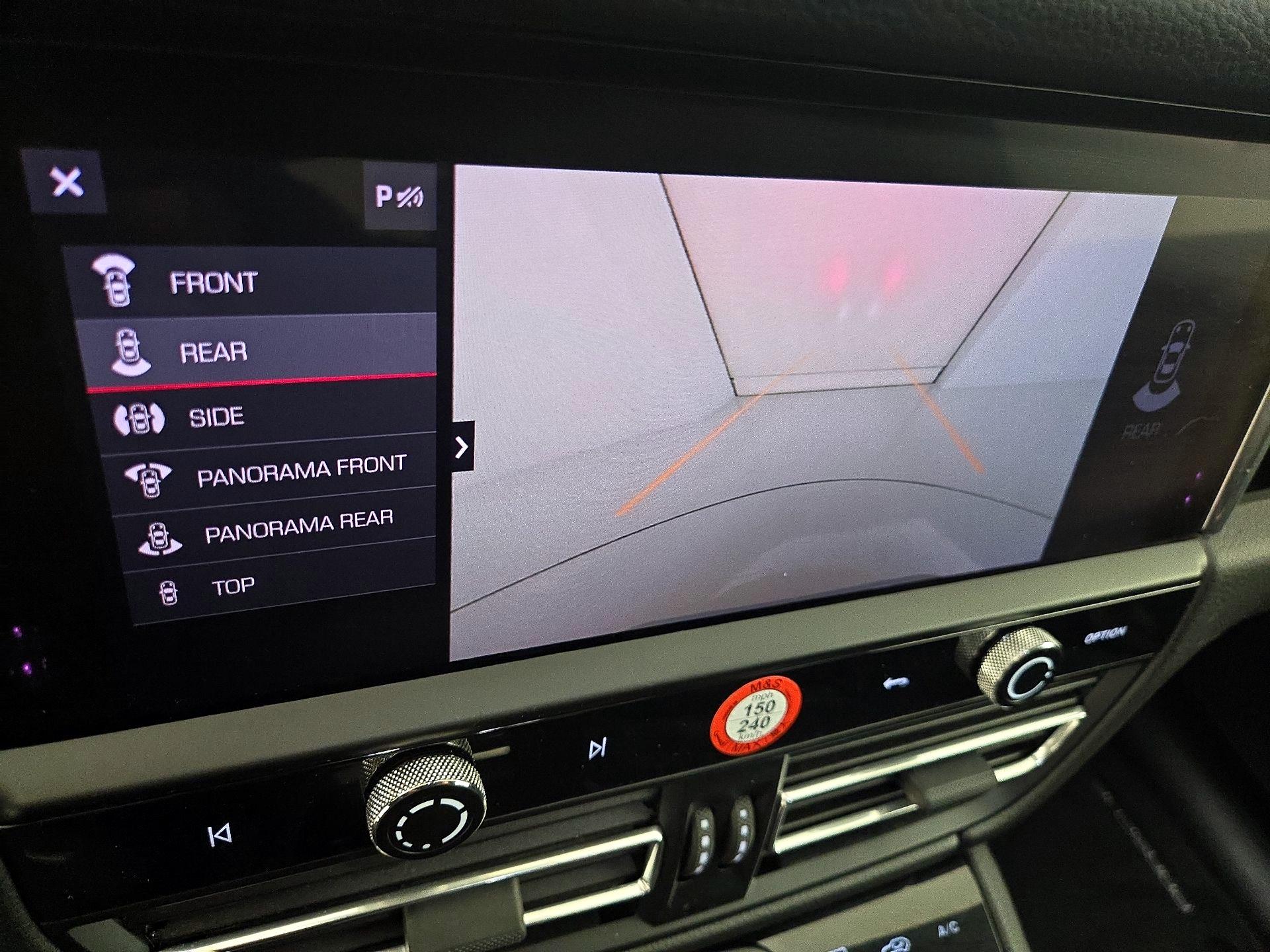 Thumbnail: 2022 Porsche Macan - 15