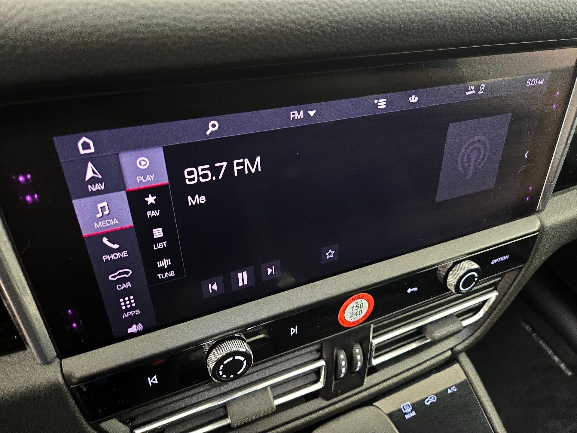 Thumbnail: 2022 Porsche Macan - 16