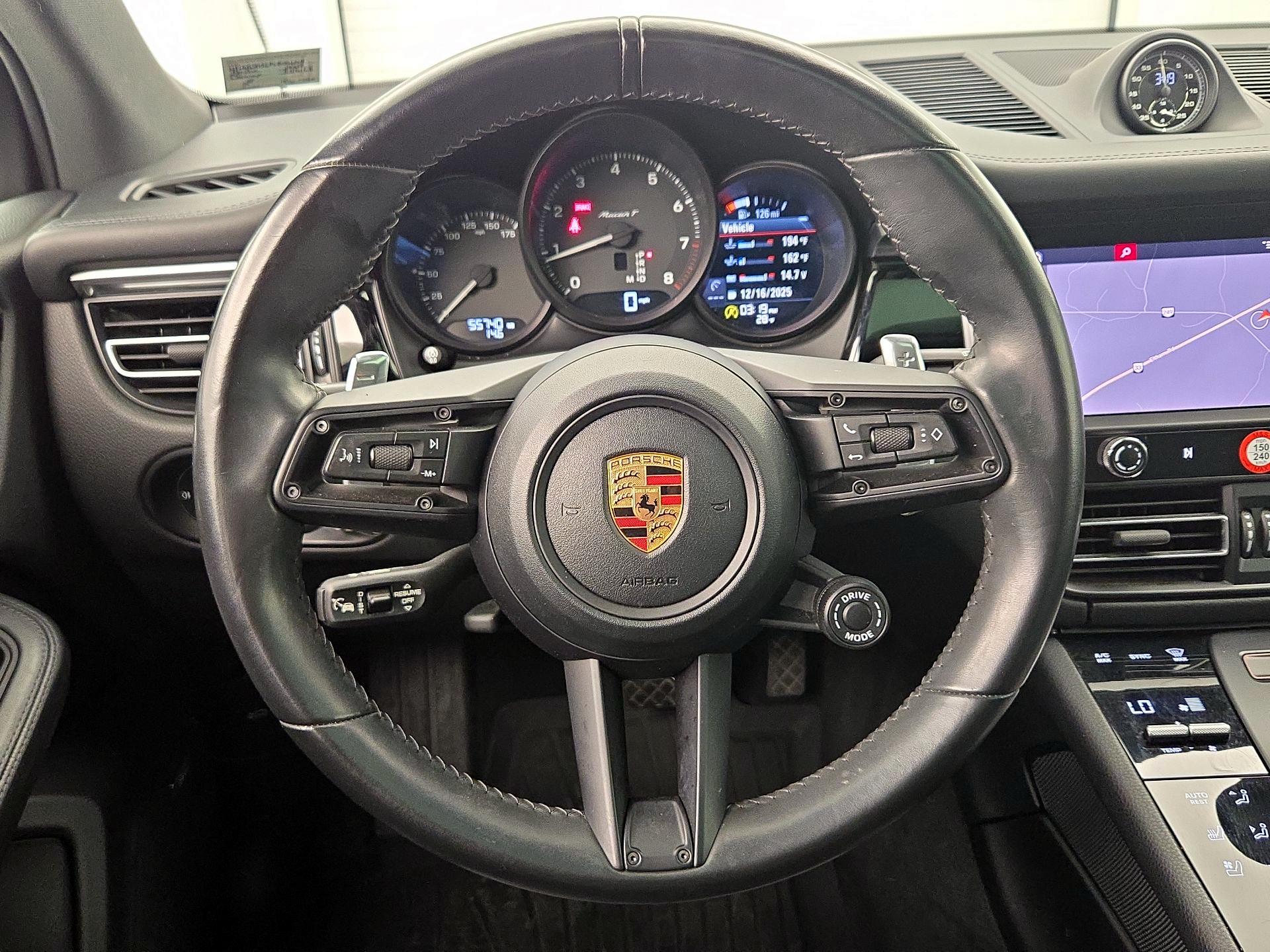 Thumbnail: 2023 Porsche Macan - 10