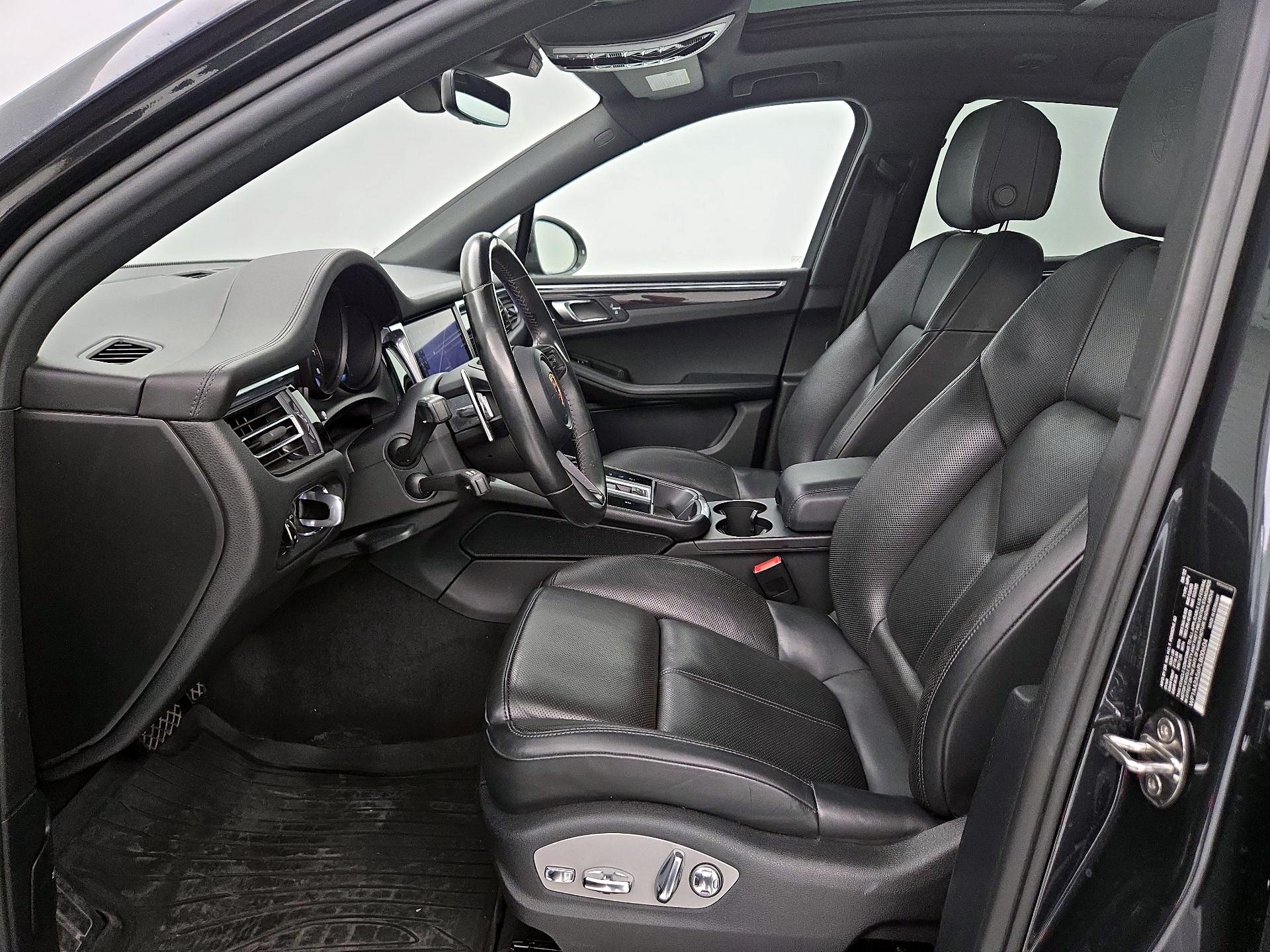 Thumbnail: 2023 Porsche Macan - 11