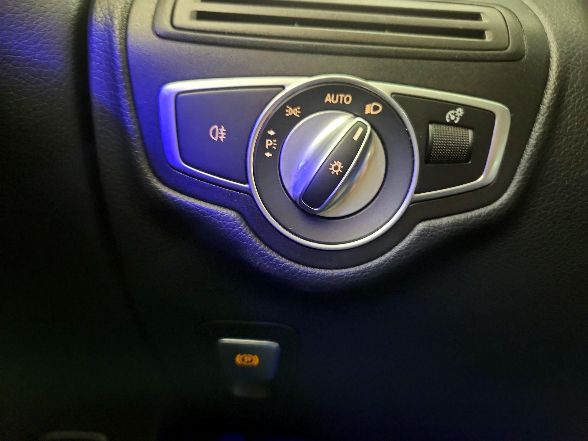 Thumbnail: 2022 Mercedes-Benz GLC - 13