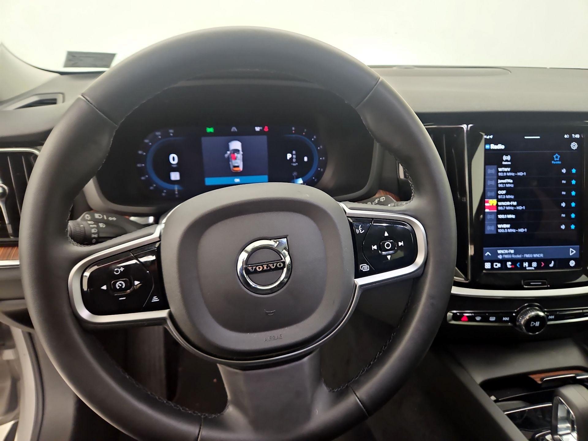 Thumbnail: 2025 Volvo S60 - 10