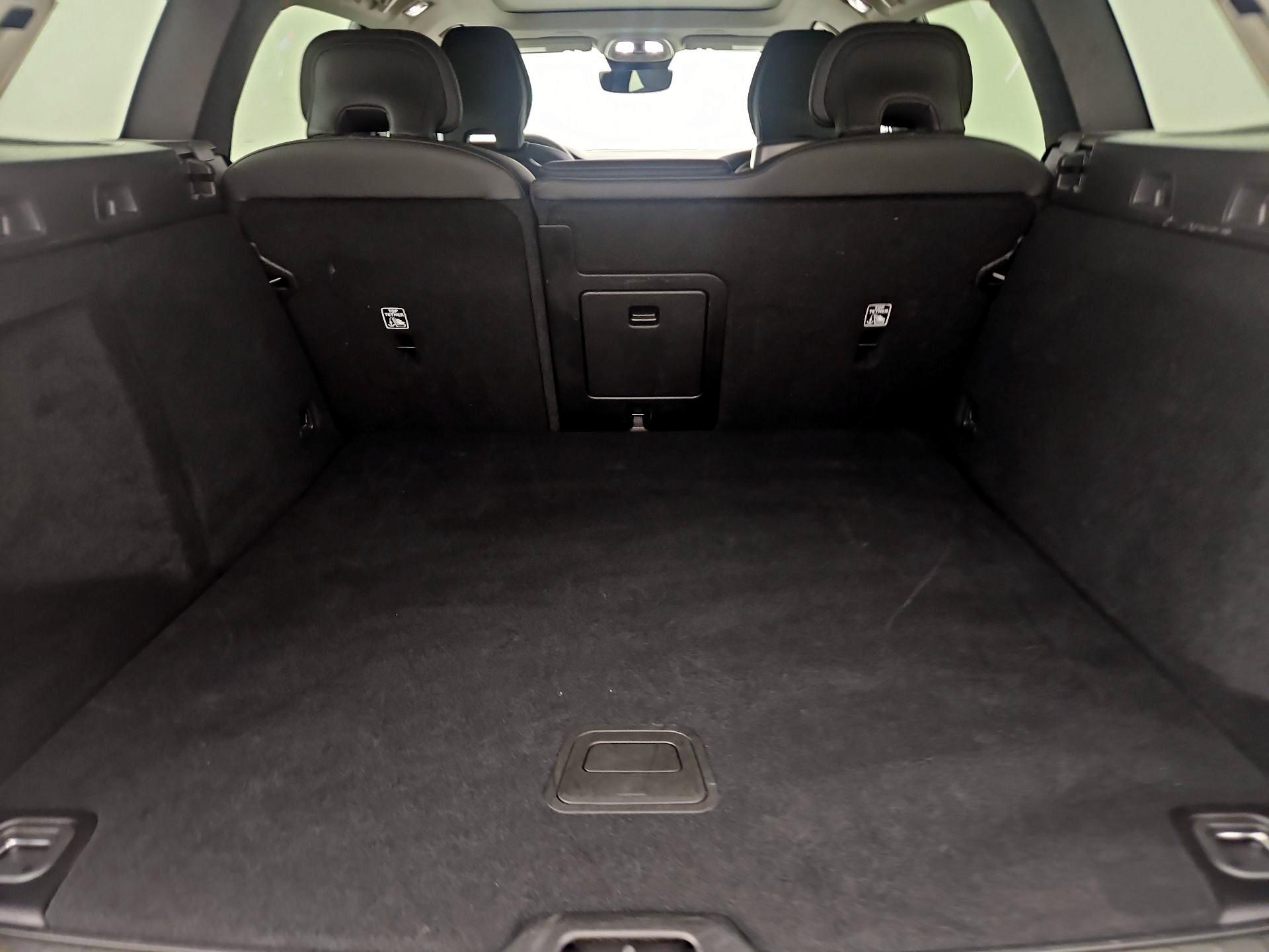 Thumbnail: 2025 Volvo S60 - 18