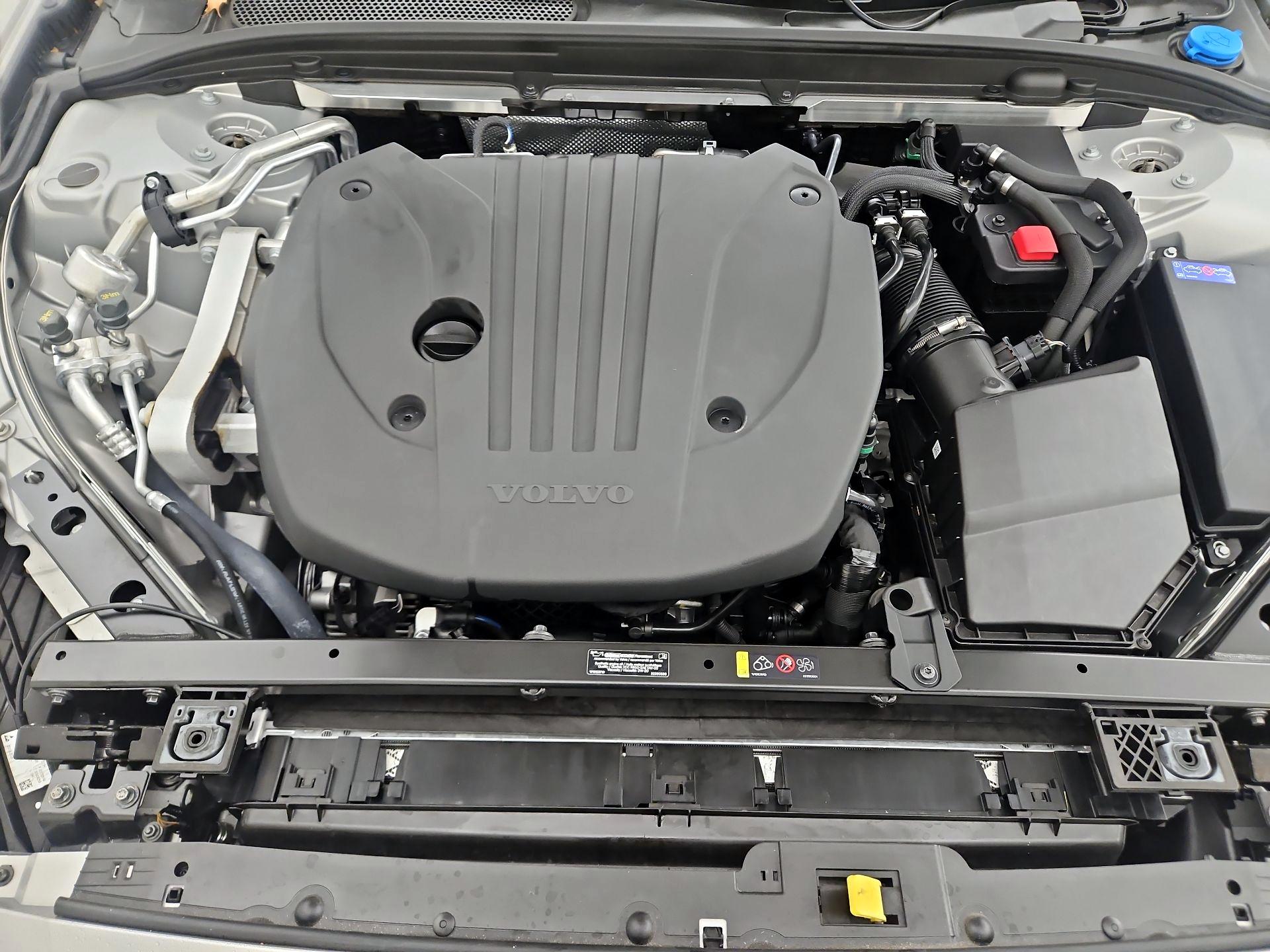 Thumbnail: 2025 Volvo S60 - 19