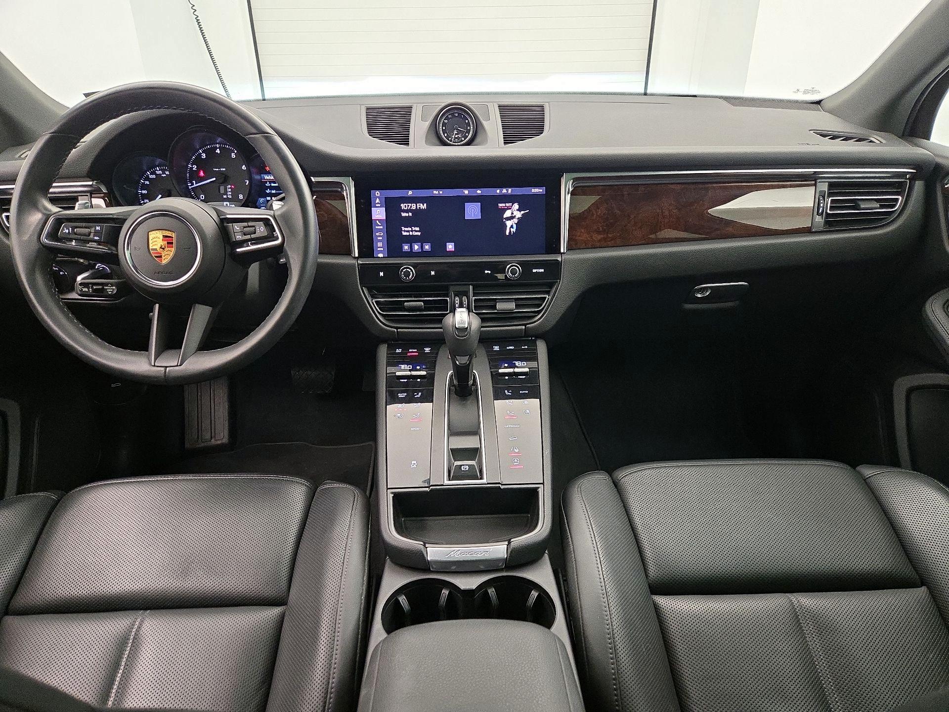 Thumbnail: 2023 Porsche Macan - 9