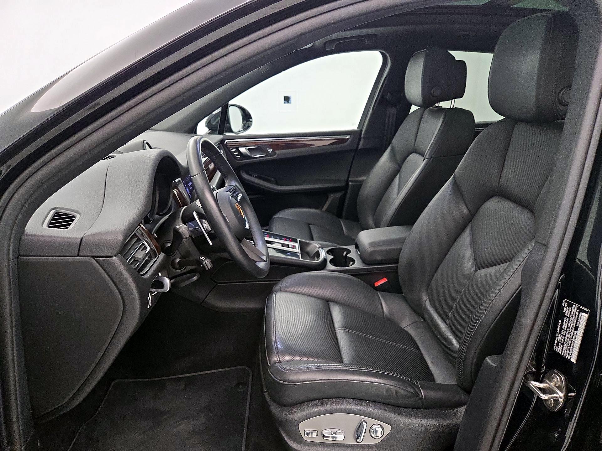 Thumbnail: 2023 Porsche Macan - 11