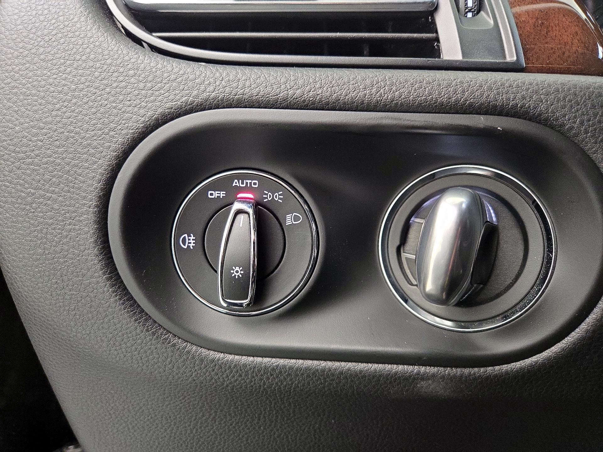 Thumbnail: 2023 Porsche Macan - 13