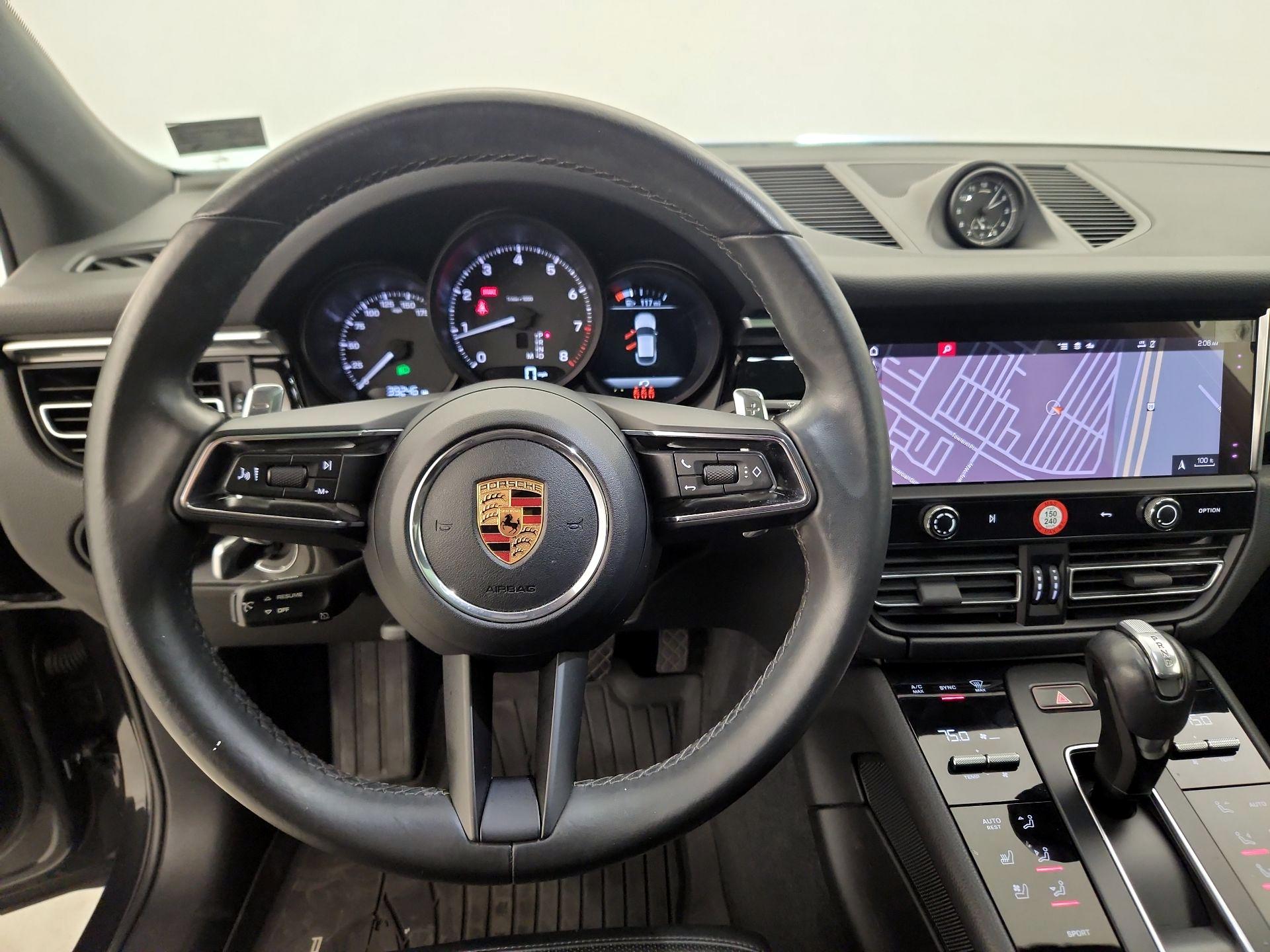 Thumbnail: 2022 Porsche Macan - 10