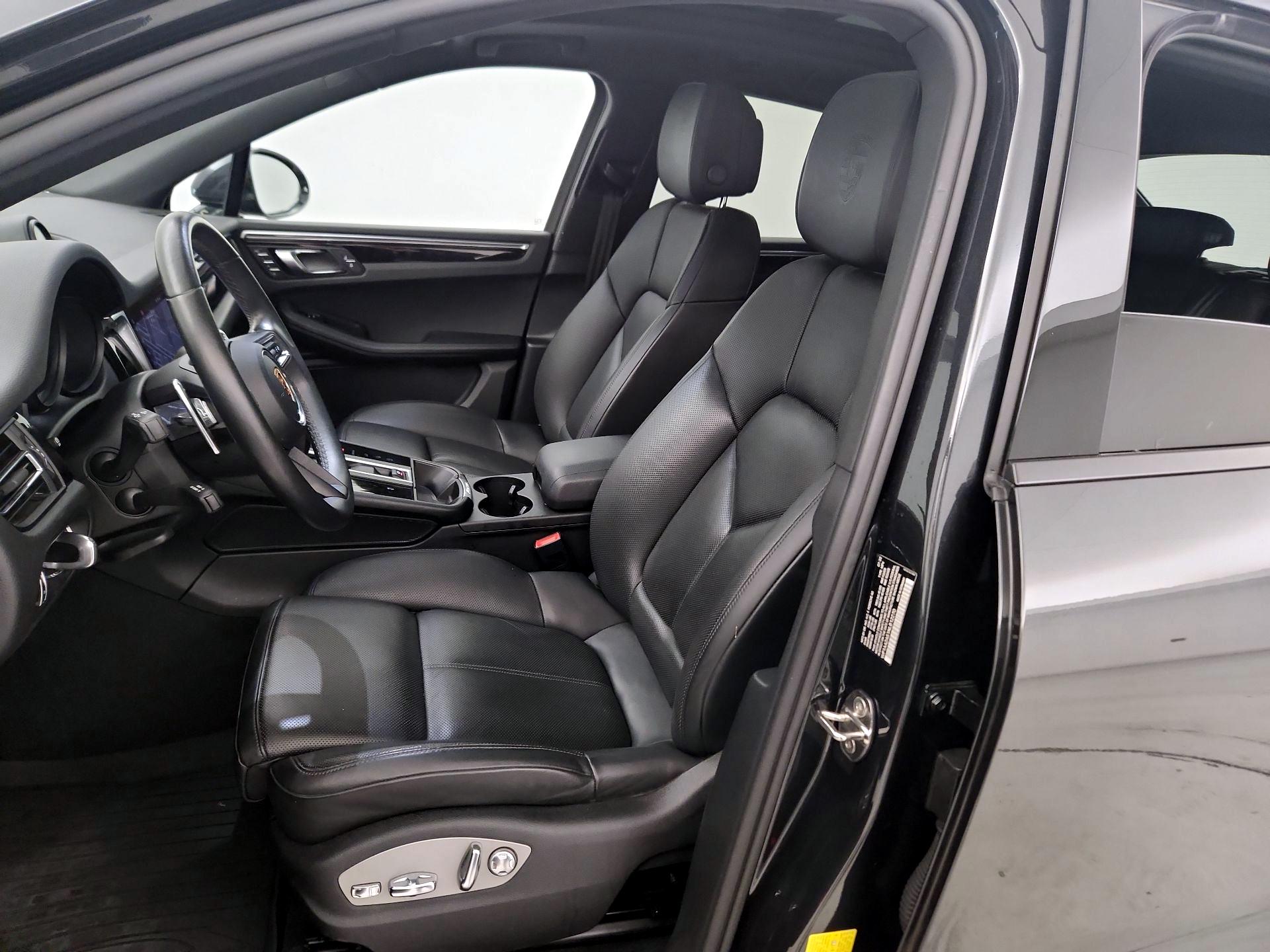 Thumbnail: 2022 Porsche Macan - 11