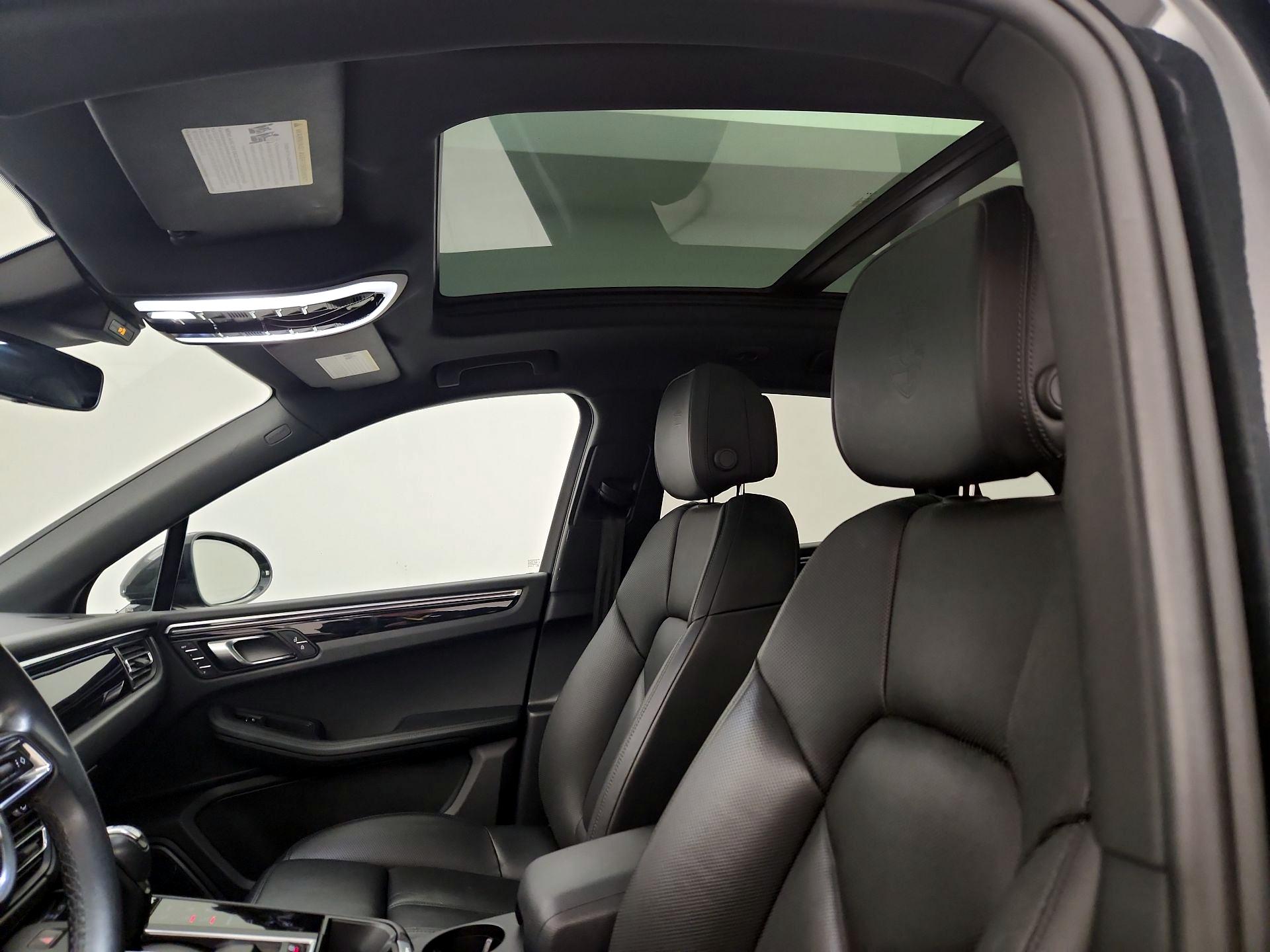 Thumbnail: 2022 Porsche Macan - 20