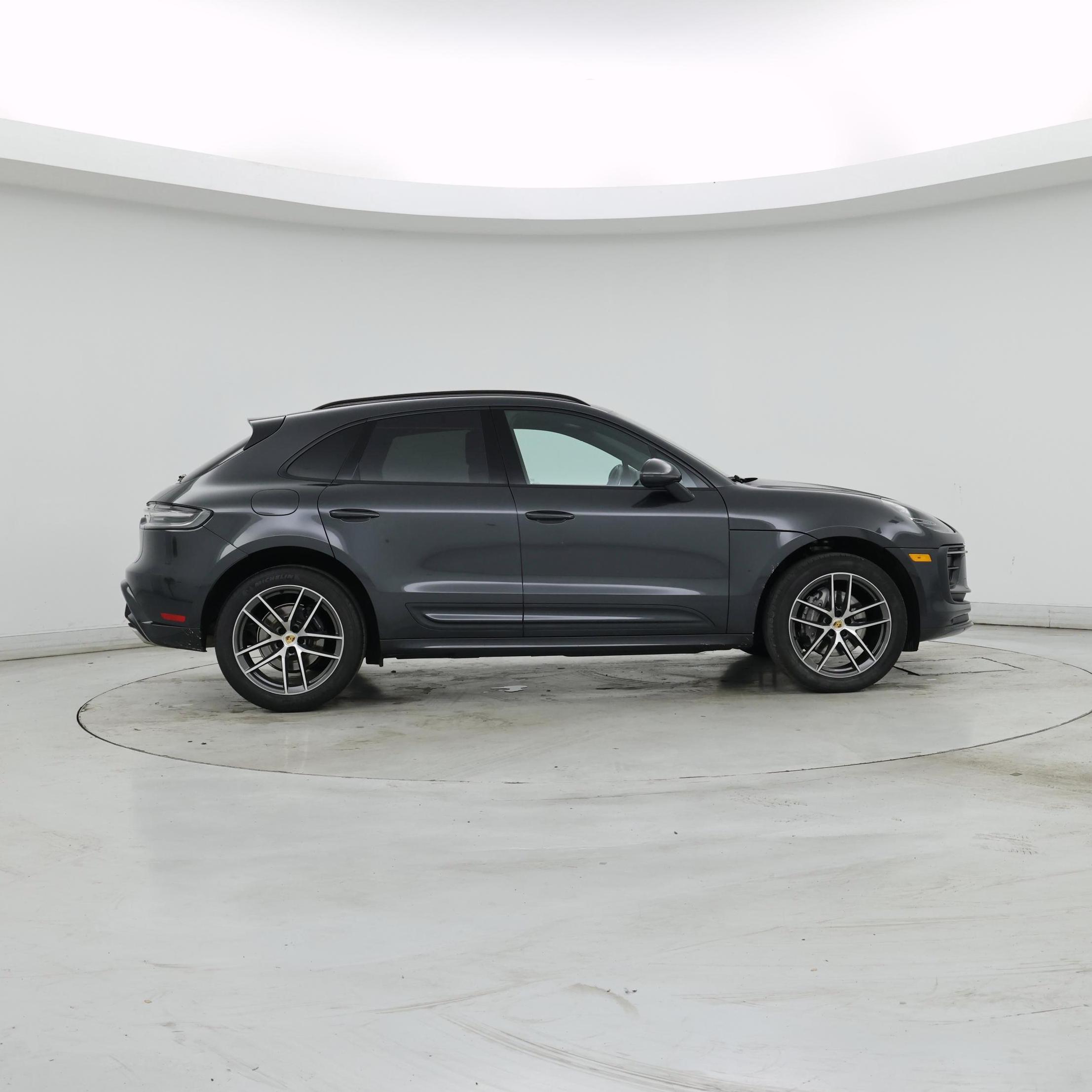 Thumbnail: 2022 Porsche Macan - 7