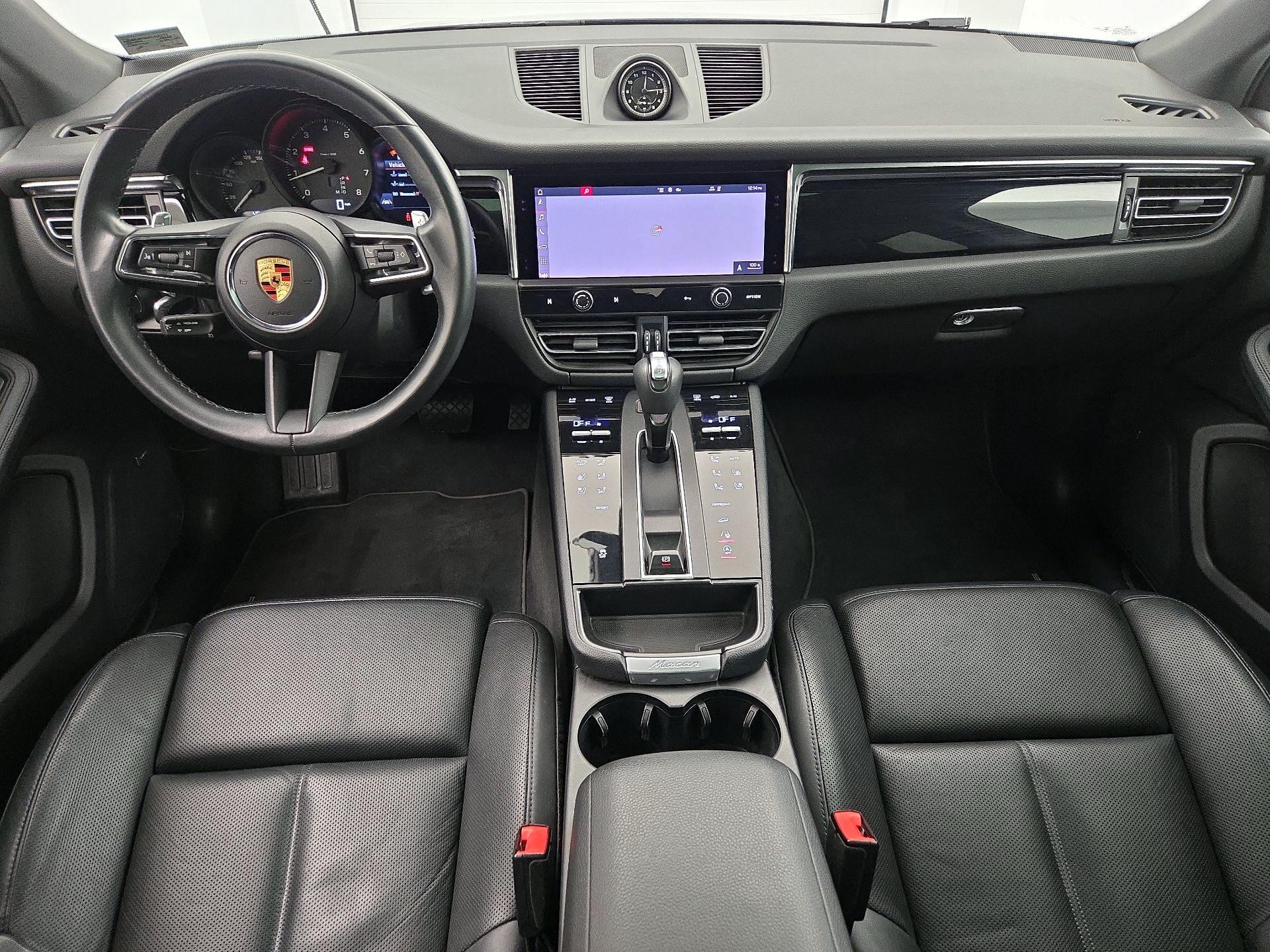 Thumbnail: 2022 Porsche Macan - 9